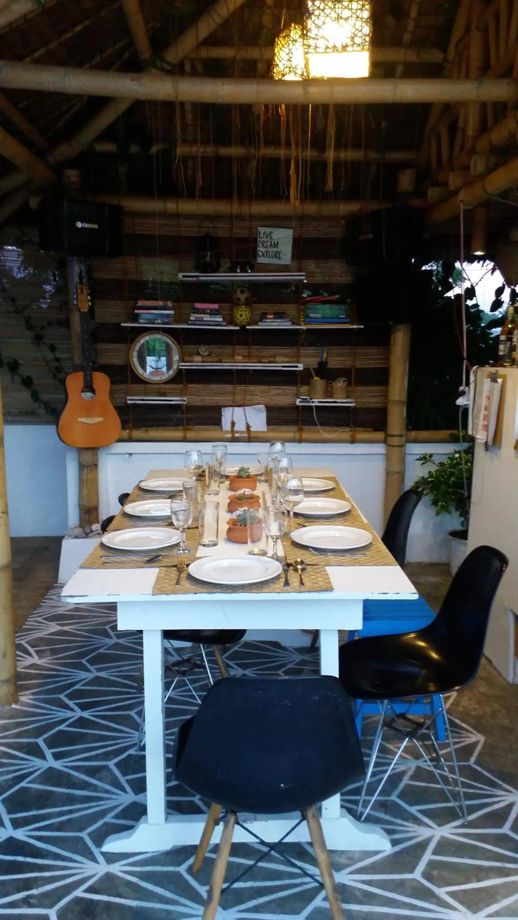 Dining area in The VRNON Boutique by MY hostel