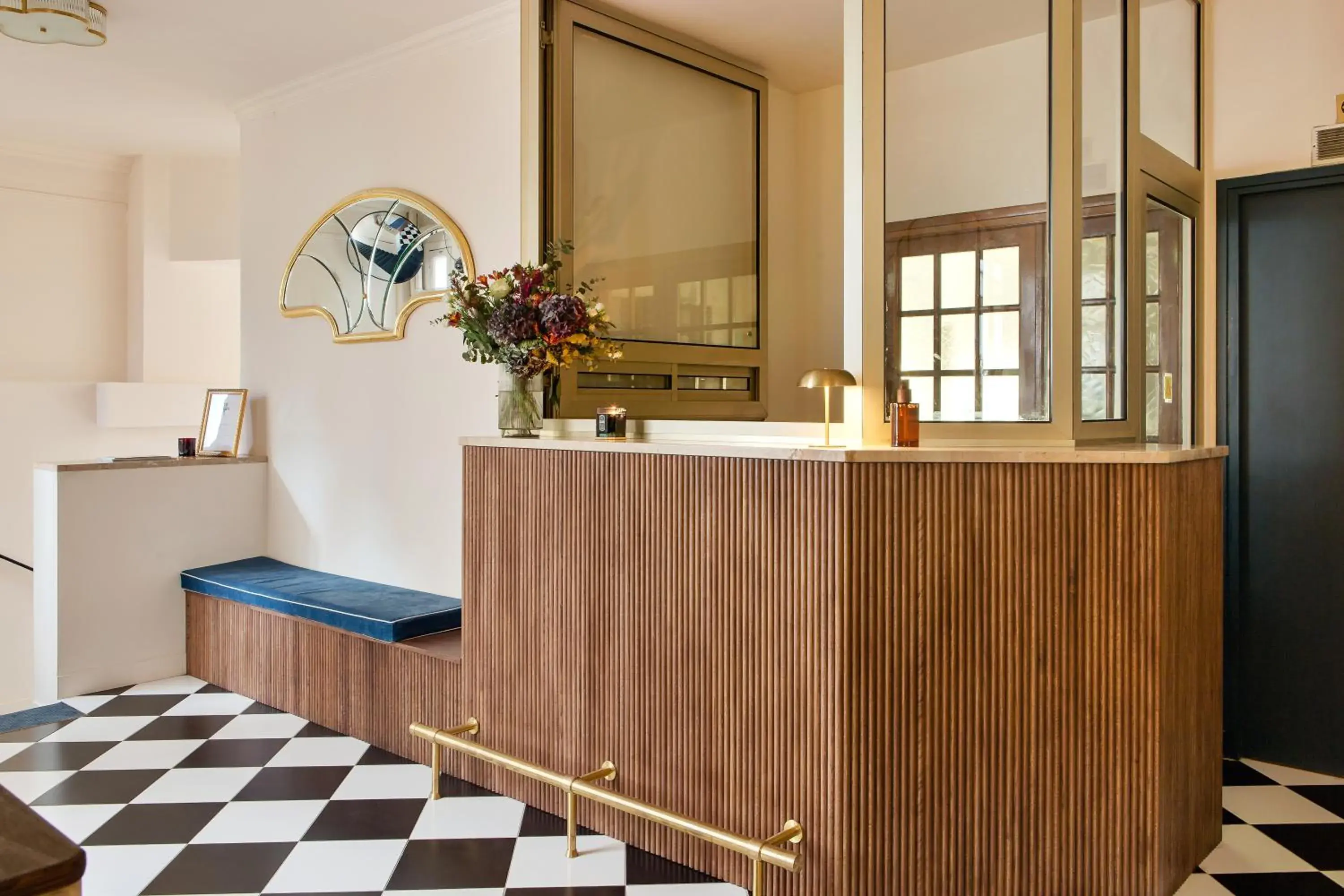 Lobby or reception in Hôtel de la Comète Lobby or reception in Hôtel de la Comète