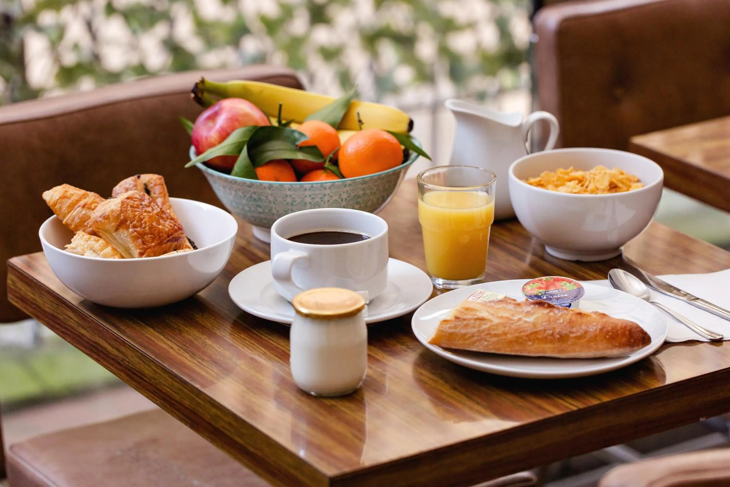 Breakfast in Hôtel de la Comète