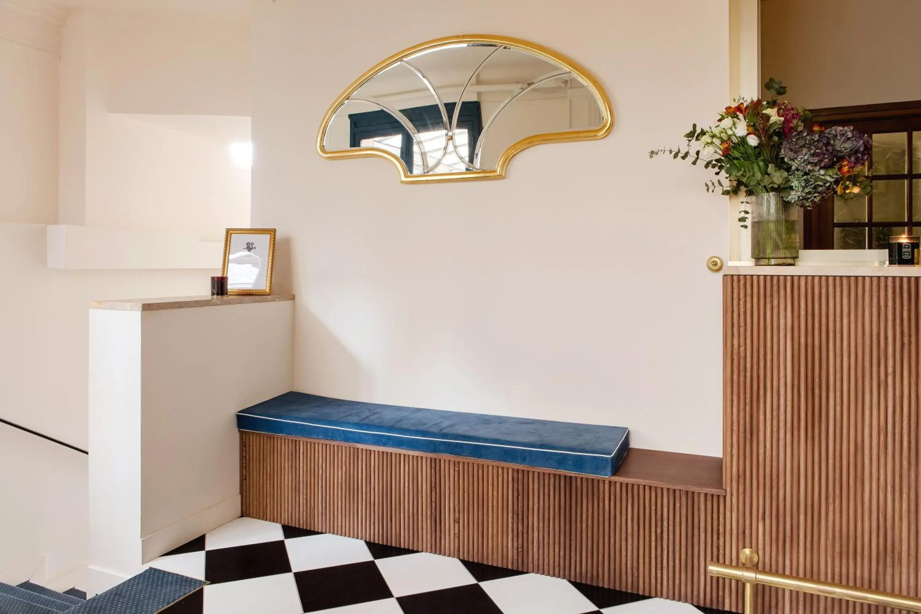 Lobby or reception in Hôtel de la Comète Lobby or reception in Hôtel de la Comète