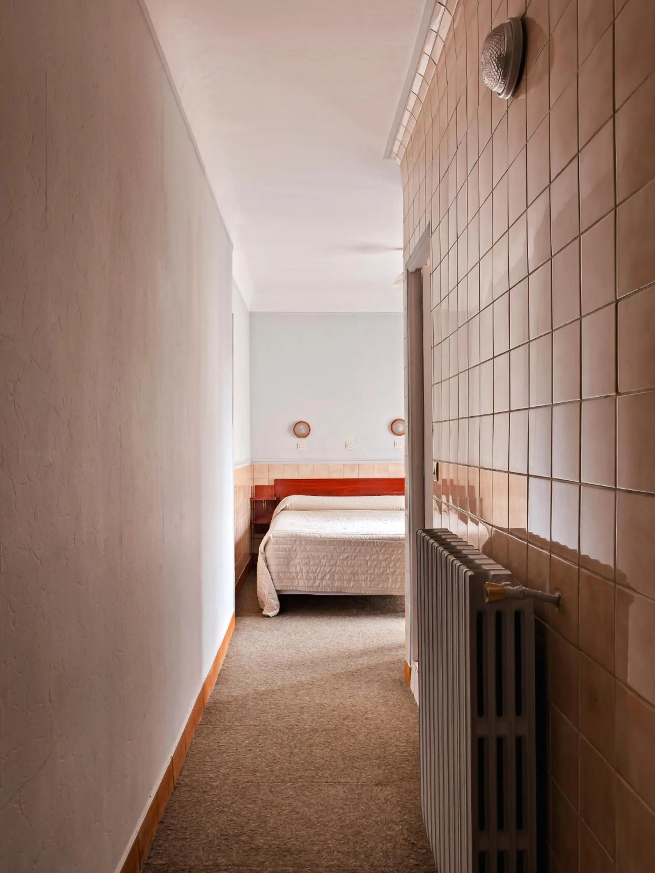 Bedroom, Bed in Hôtel de la Comète