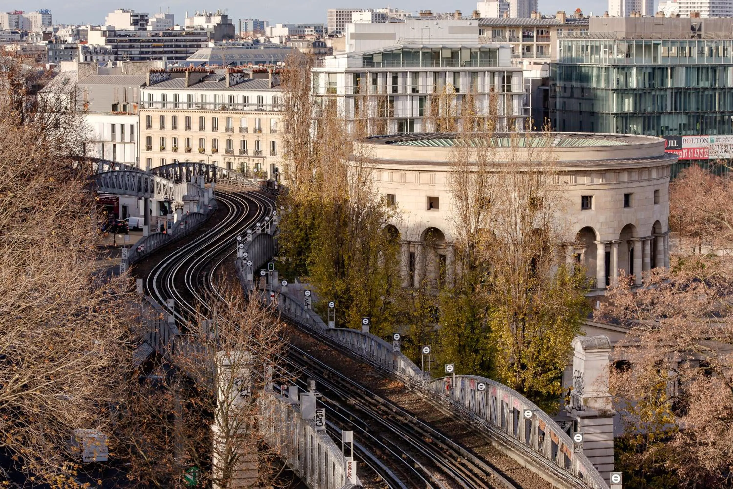 City view in Hôtel de la Comète