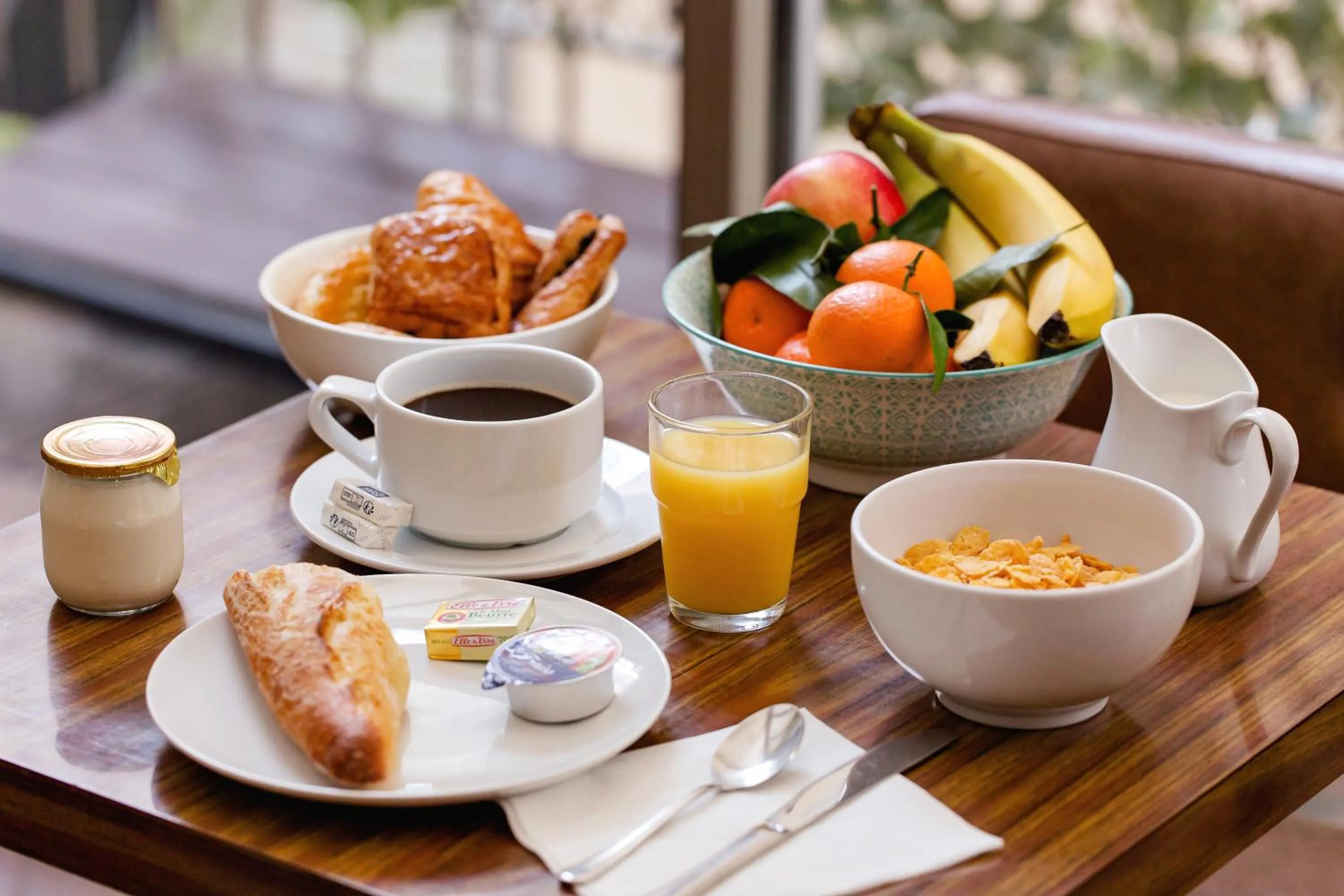 Breakfast in Hôtel de la Comète