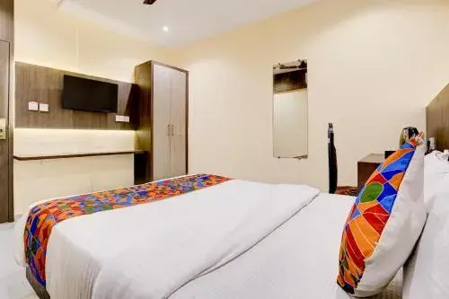 Deluxe Double Room - single occupancy in Hotel Casa Royal Residency - Bombay Exhibition Centre Deluxe Double Room - single occupancy in Hotel Casa Royal Residency - Bombay Exhibition Centre