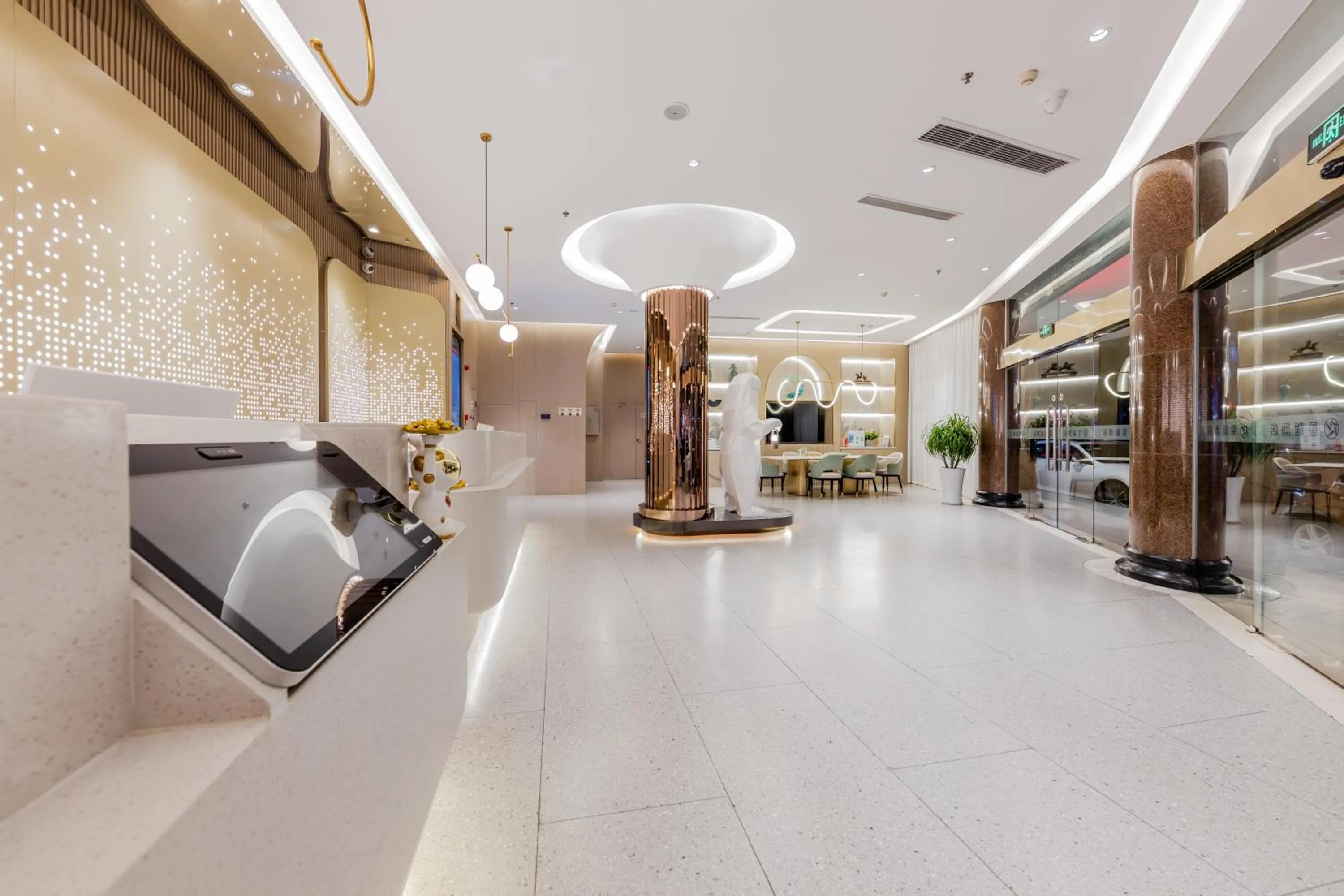 Lobby or reception in Xinhuating Business Hotel