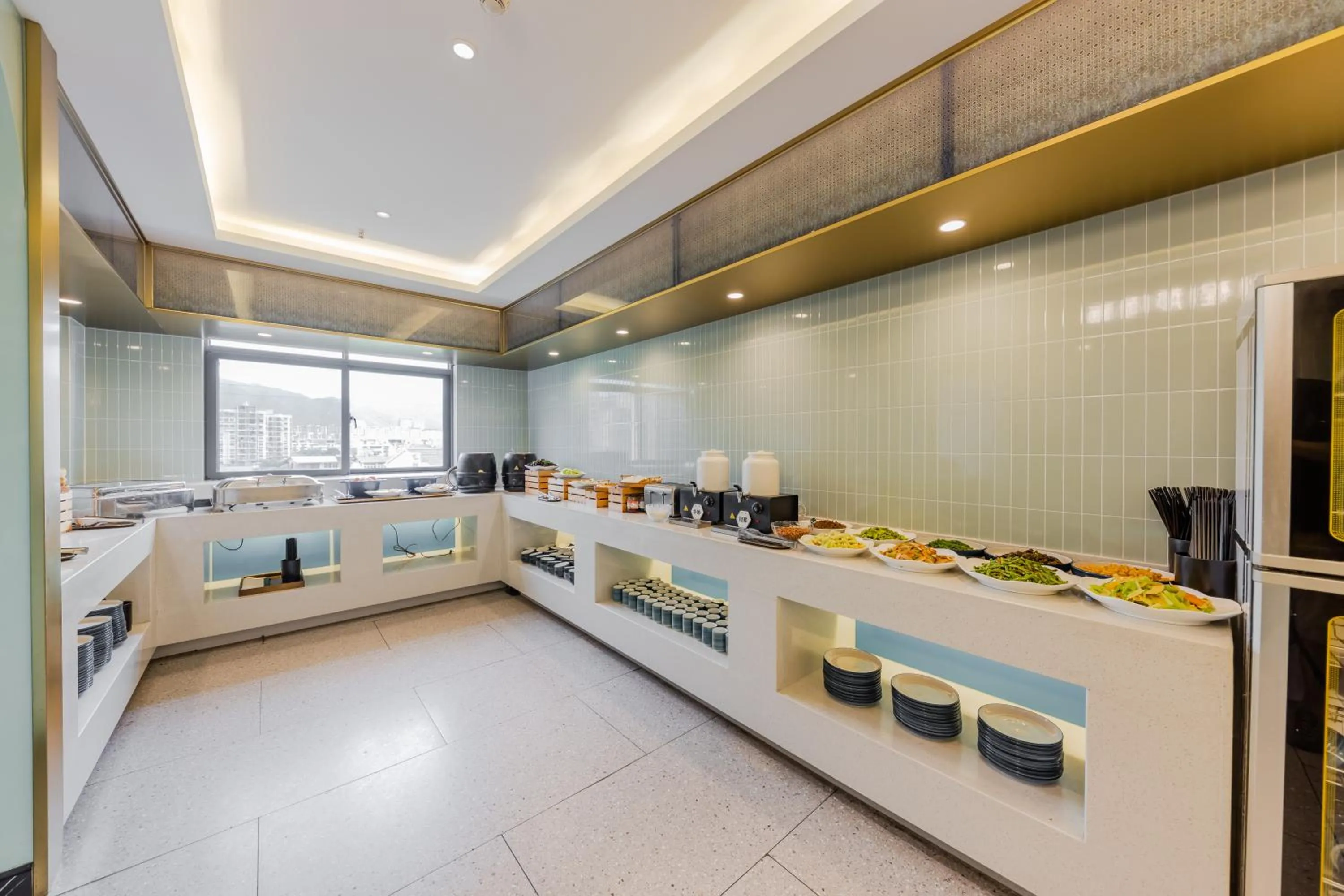 Buffet breakfast in Xinhuating Business Hotel