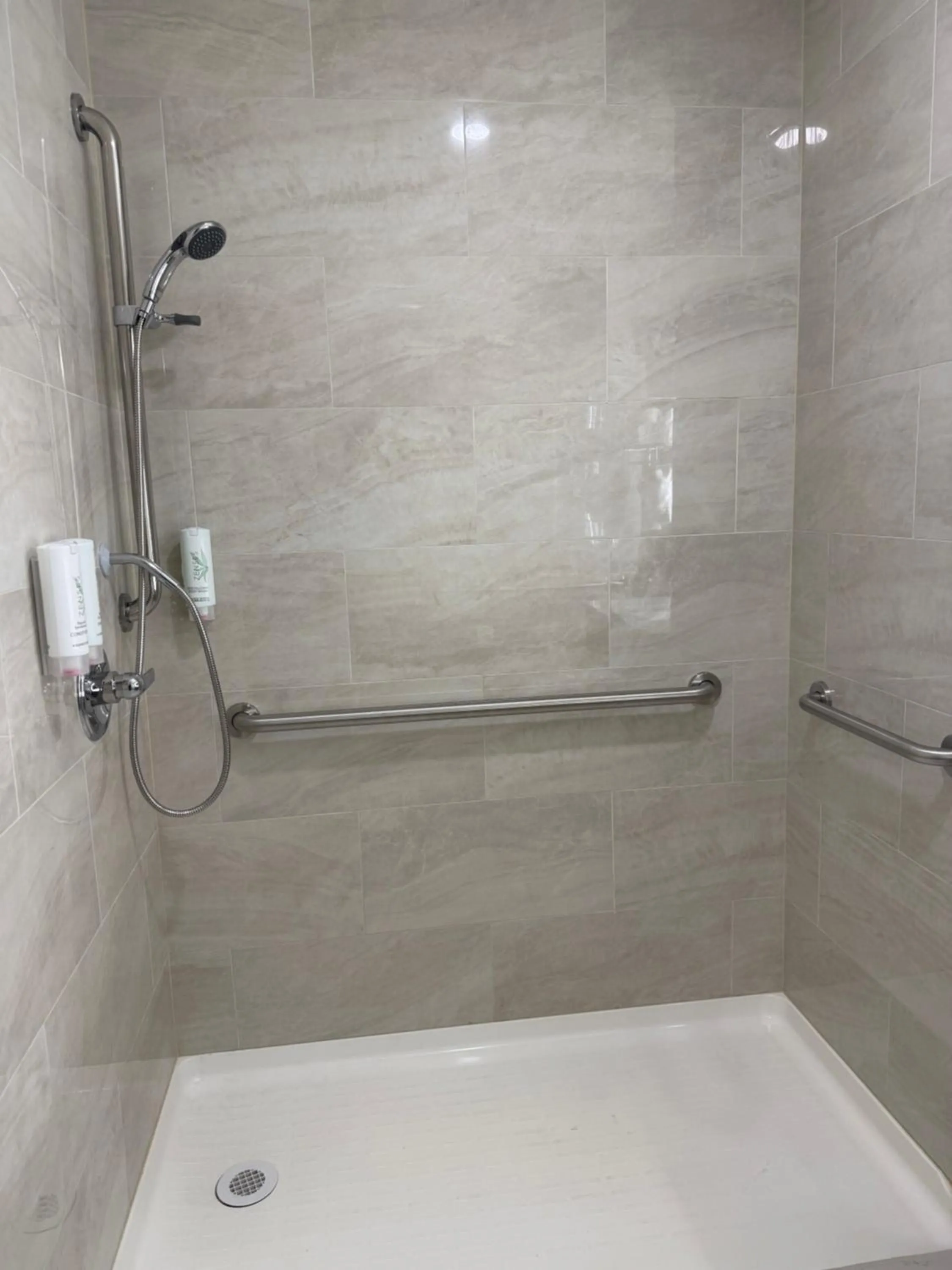 Shower in Sleep Inn
