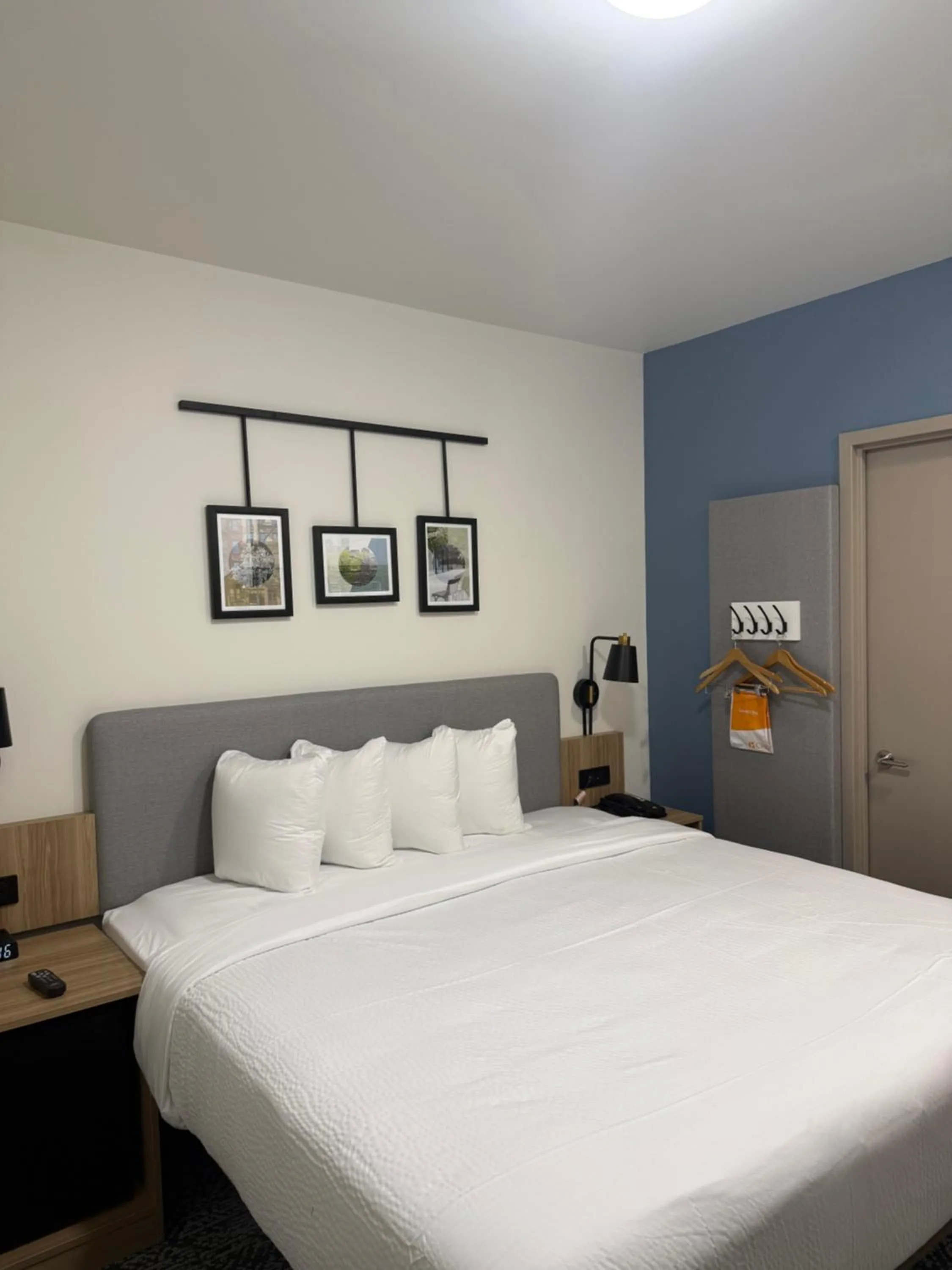 Photo of the whole room, Bed in Sleep Inn