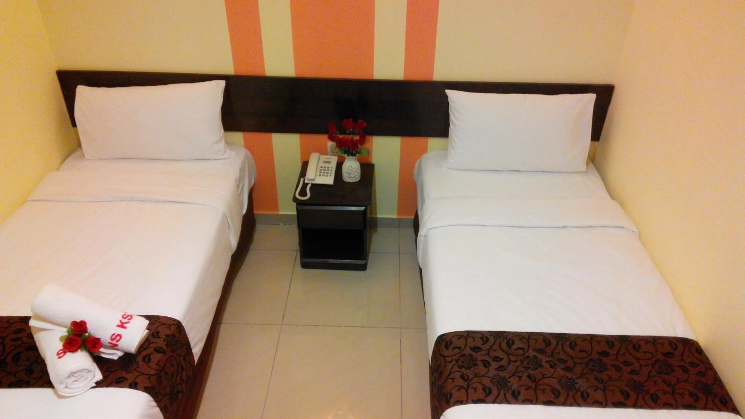 Bedroom, Bed in Sun Inns Hotel Pasir Penambang (KS Botanic)