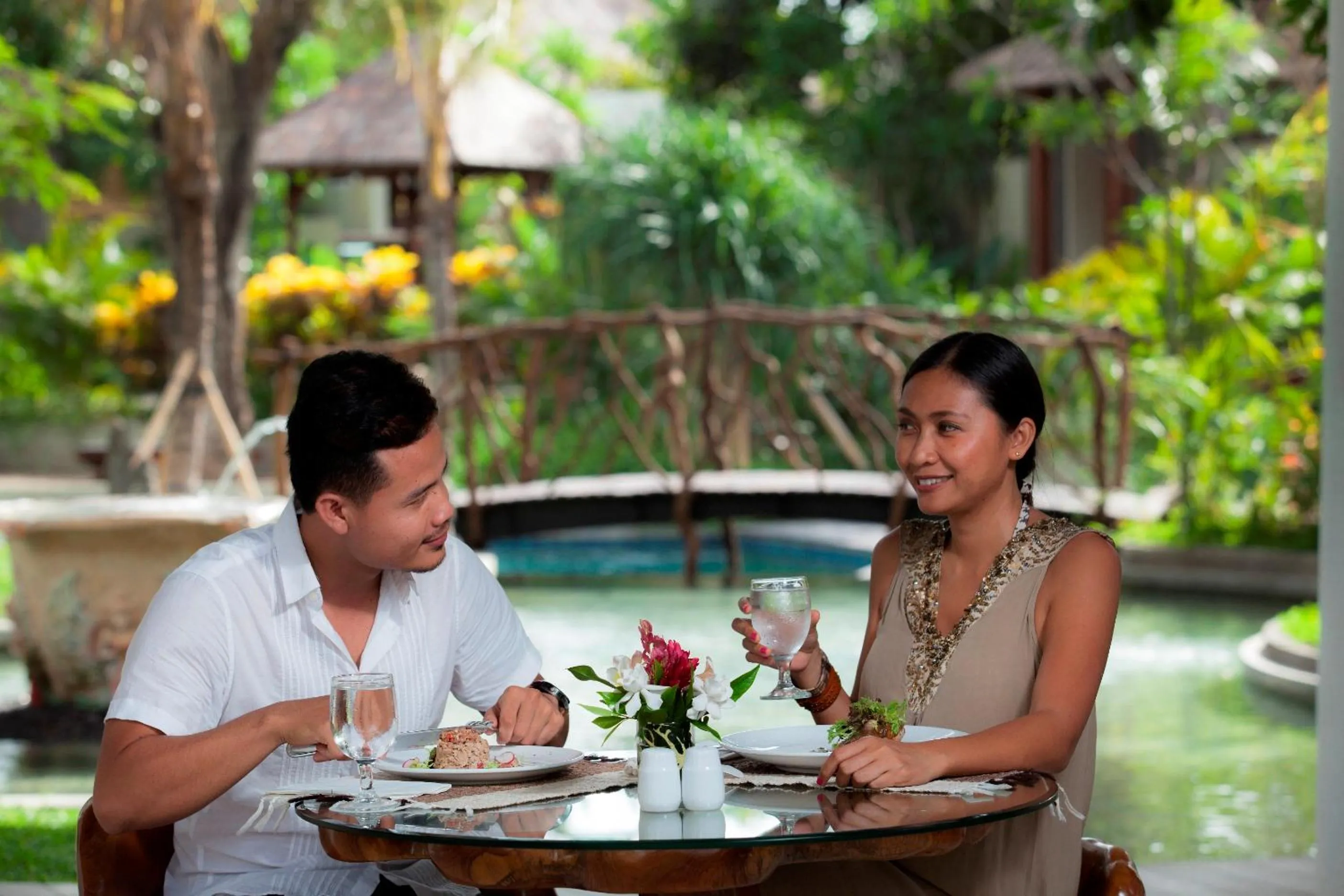 Restaurant/places to eat in Regali Villa Canggu