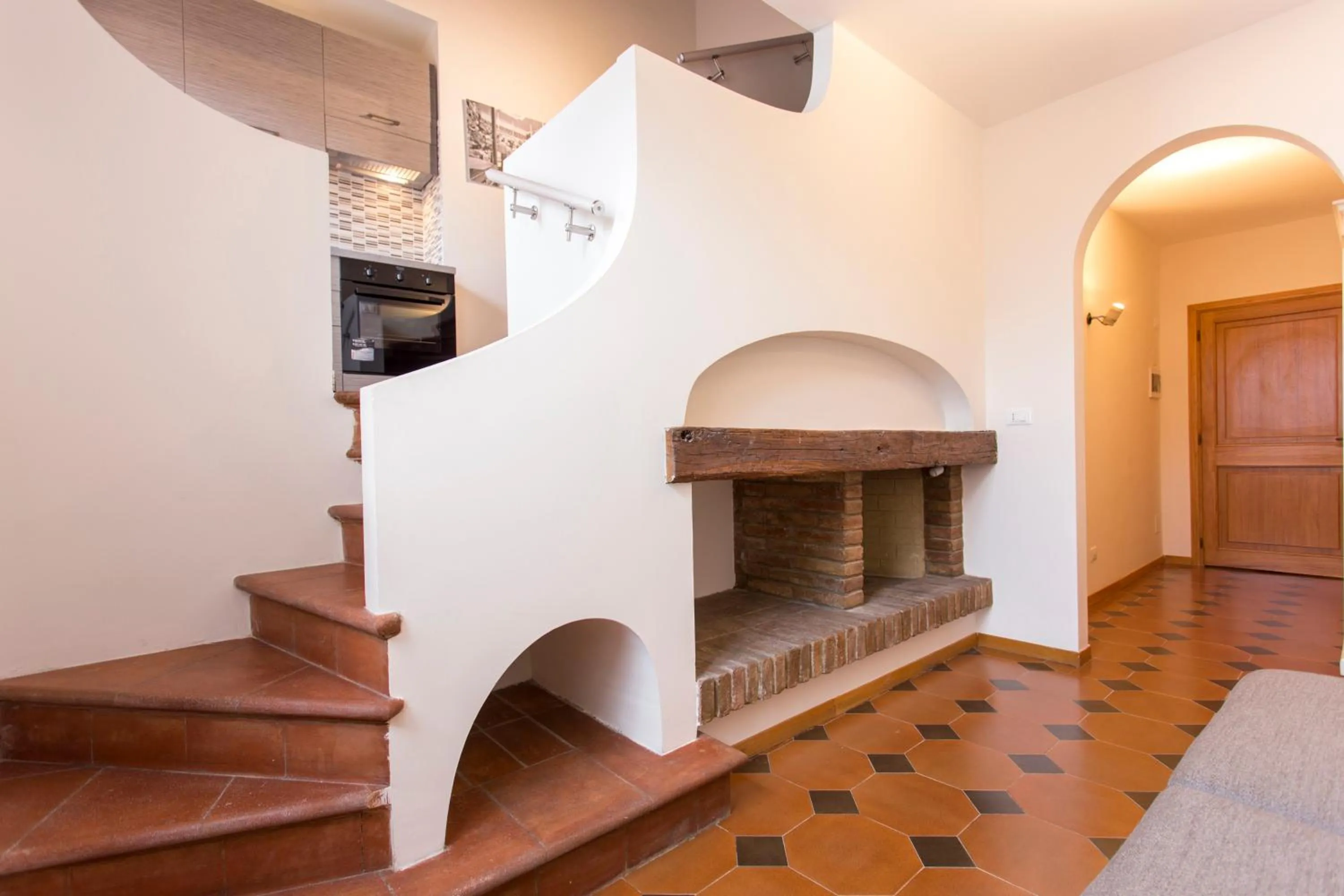 Patio in Residenza Ariosto Depandance by Studio Vita