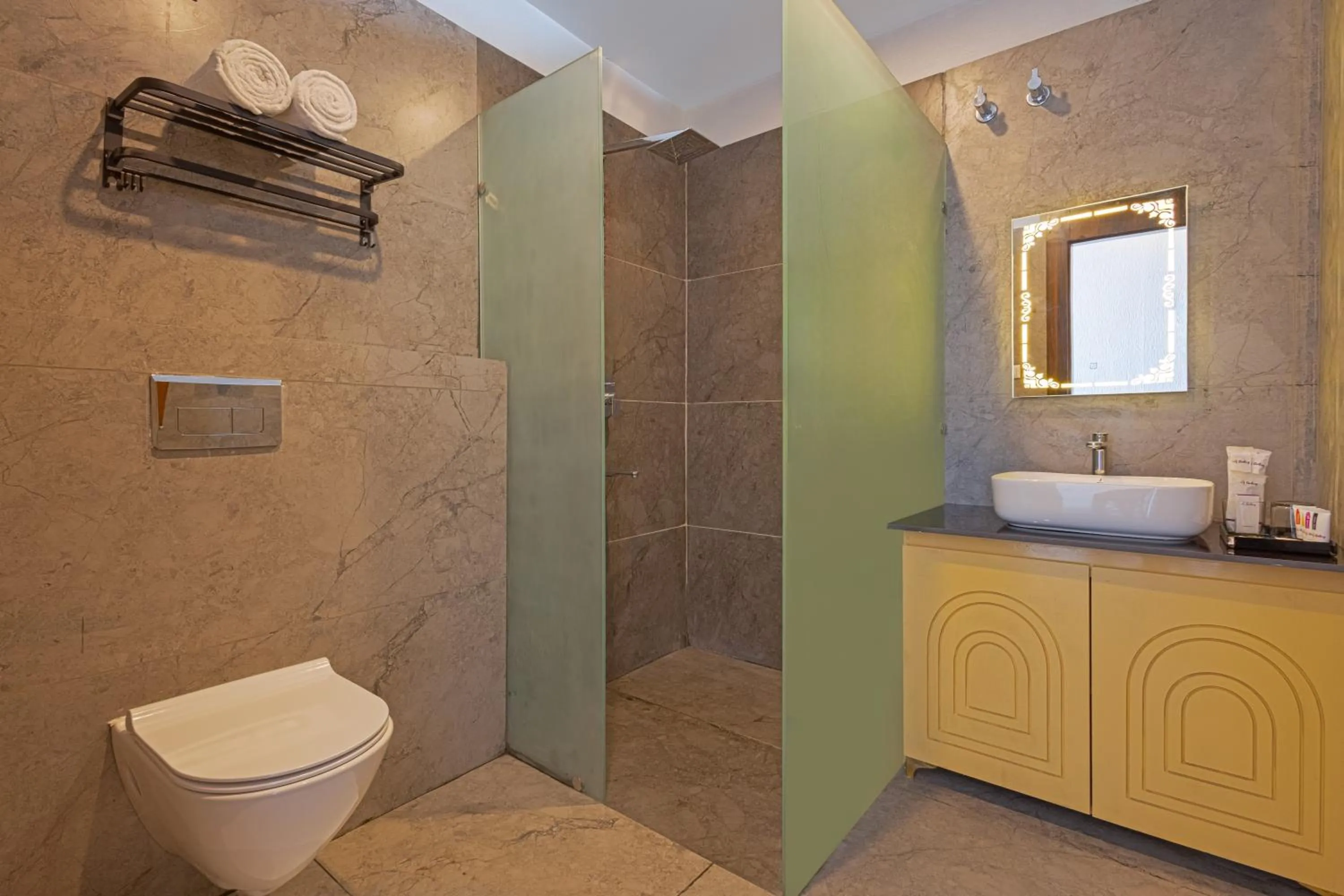 Bathroom in Sterling Valley of Pine Lansdowne
