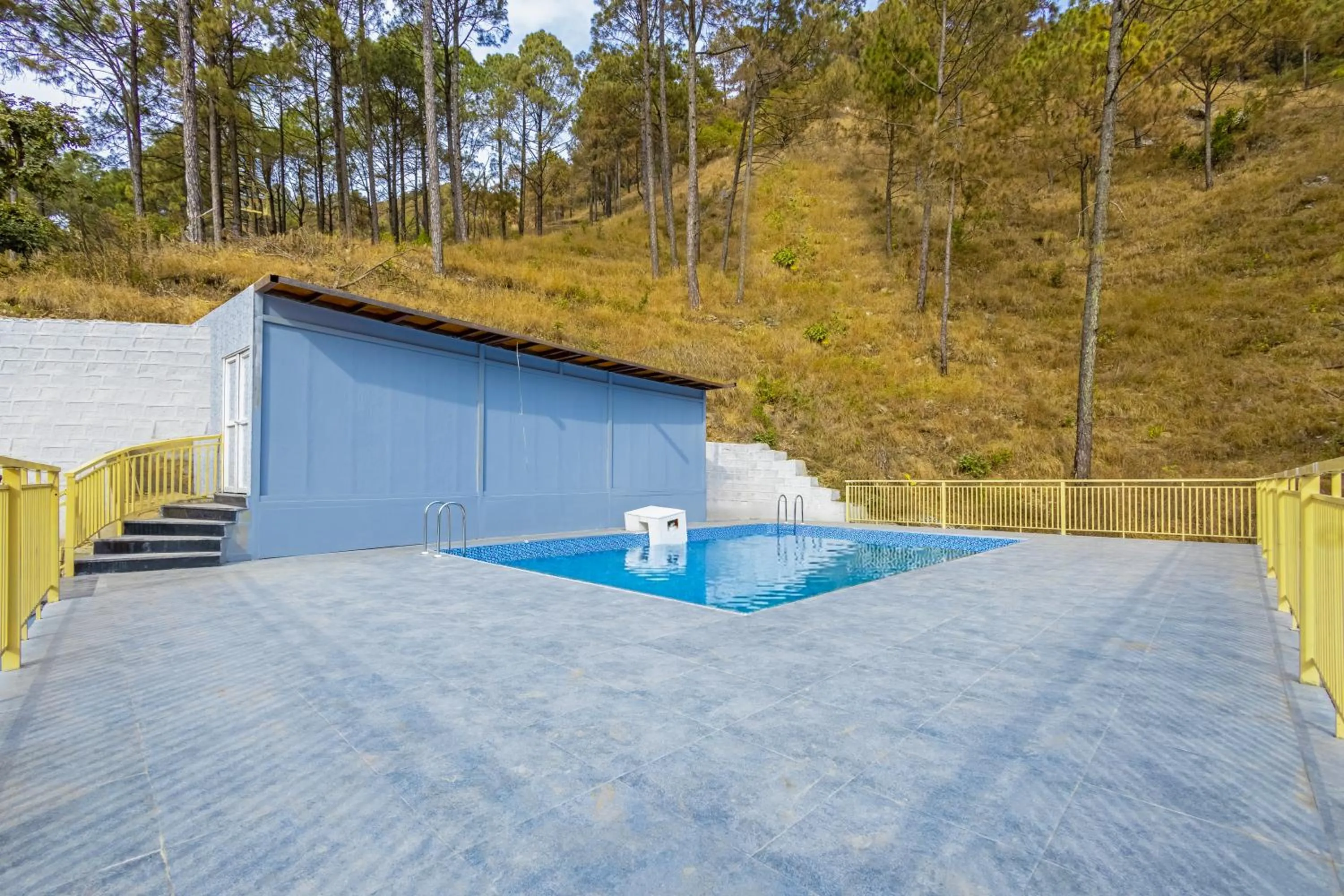 Swimming pool in Sterling Valley of Pine Lansdowne