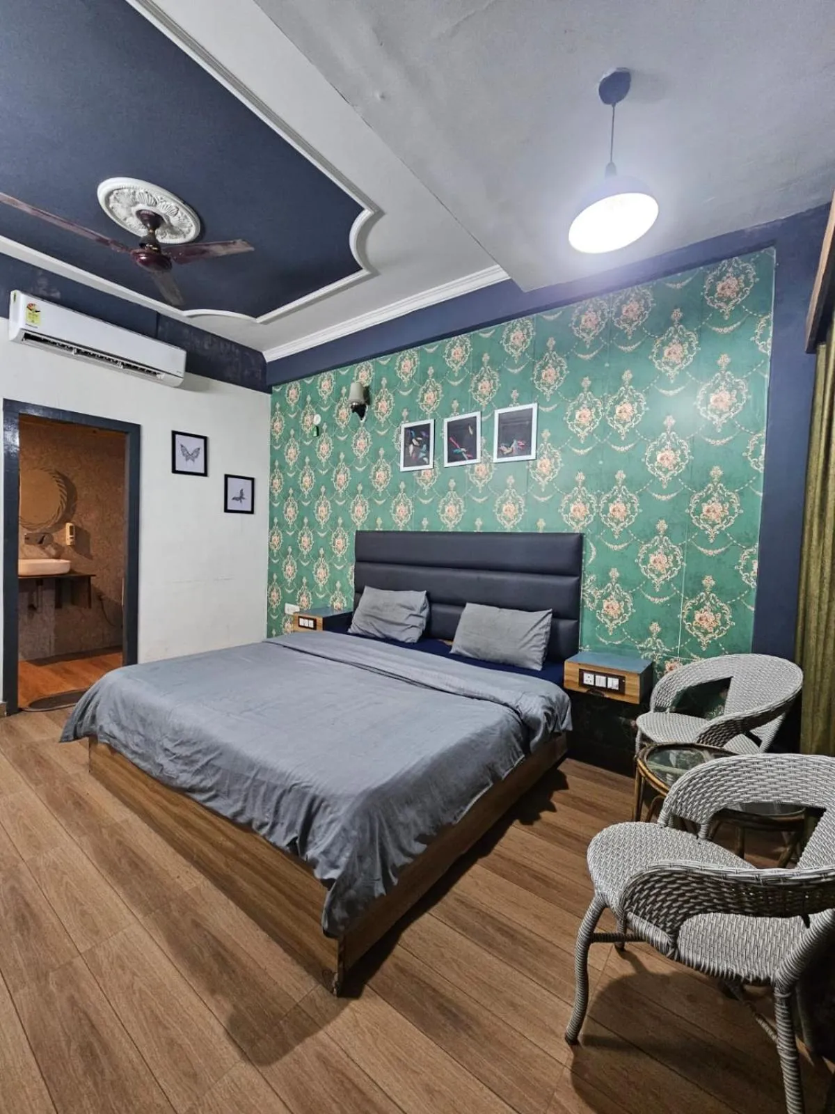 Bed in Welina Shree Hotel