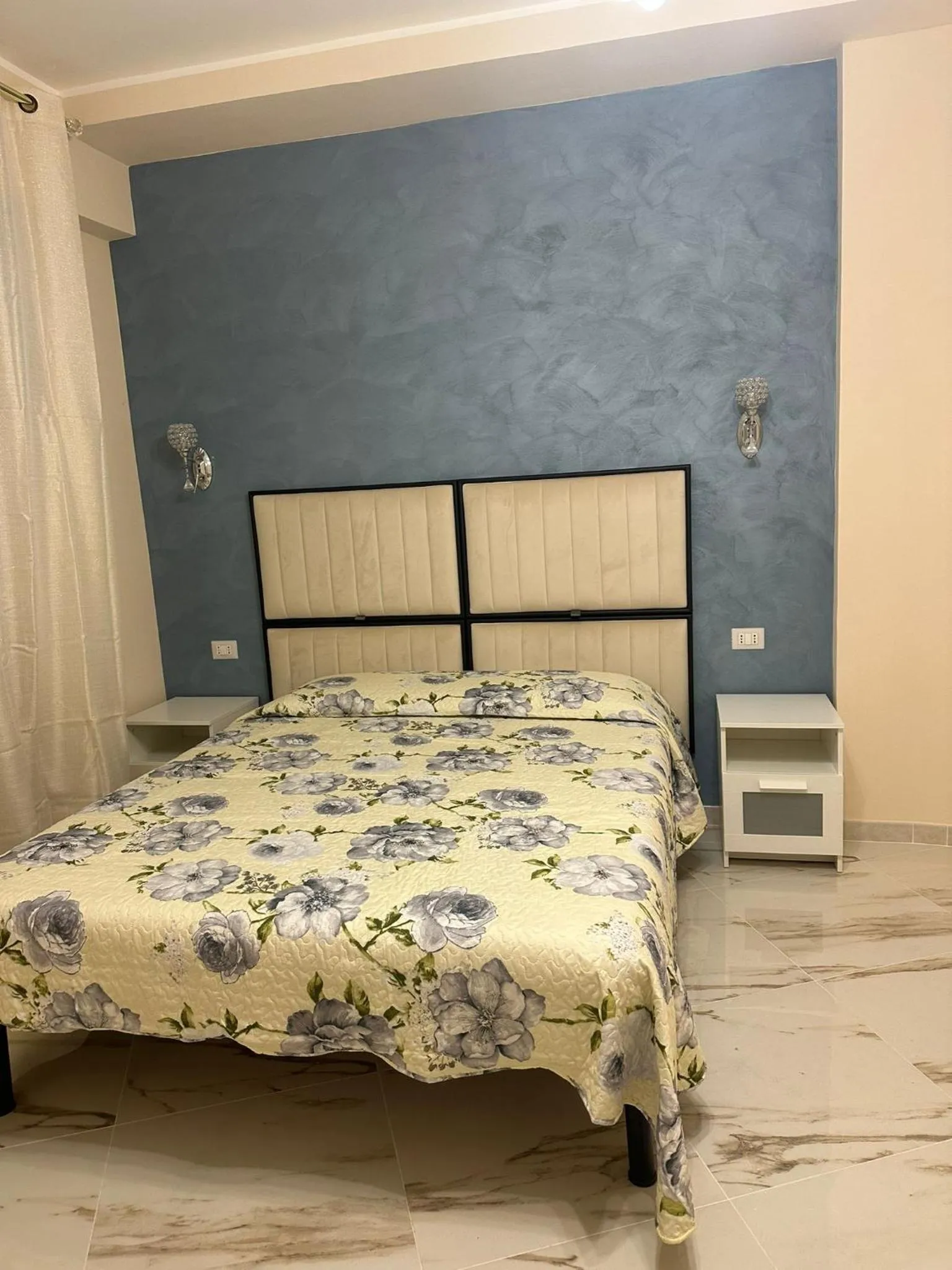 Bed in Sofia Holiday Home