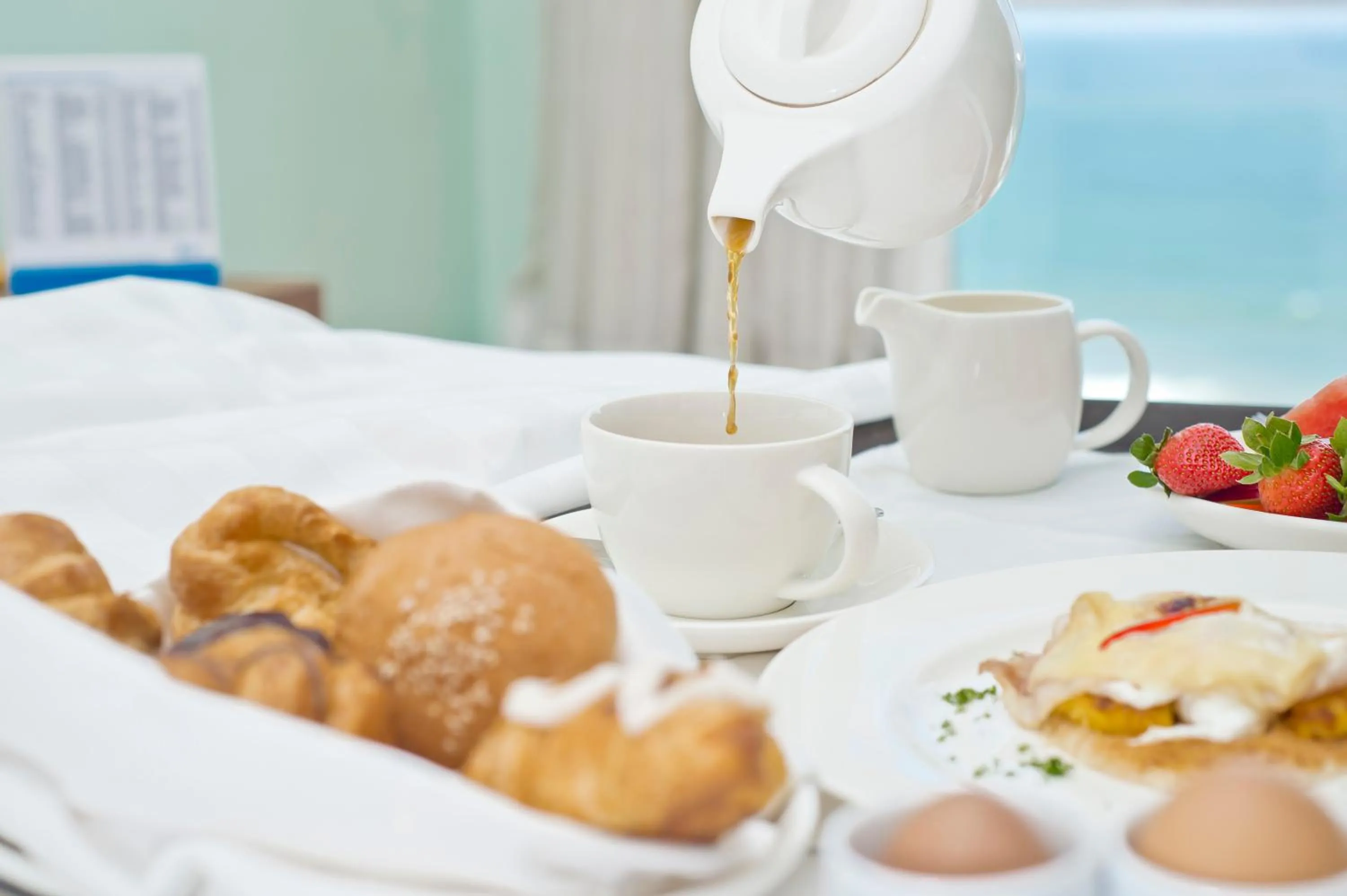 Bedroom in Ocean Edge Suites & Hotel Colombo
