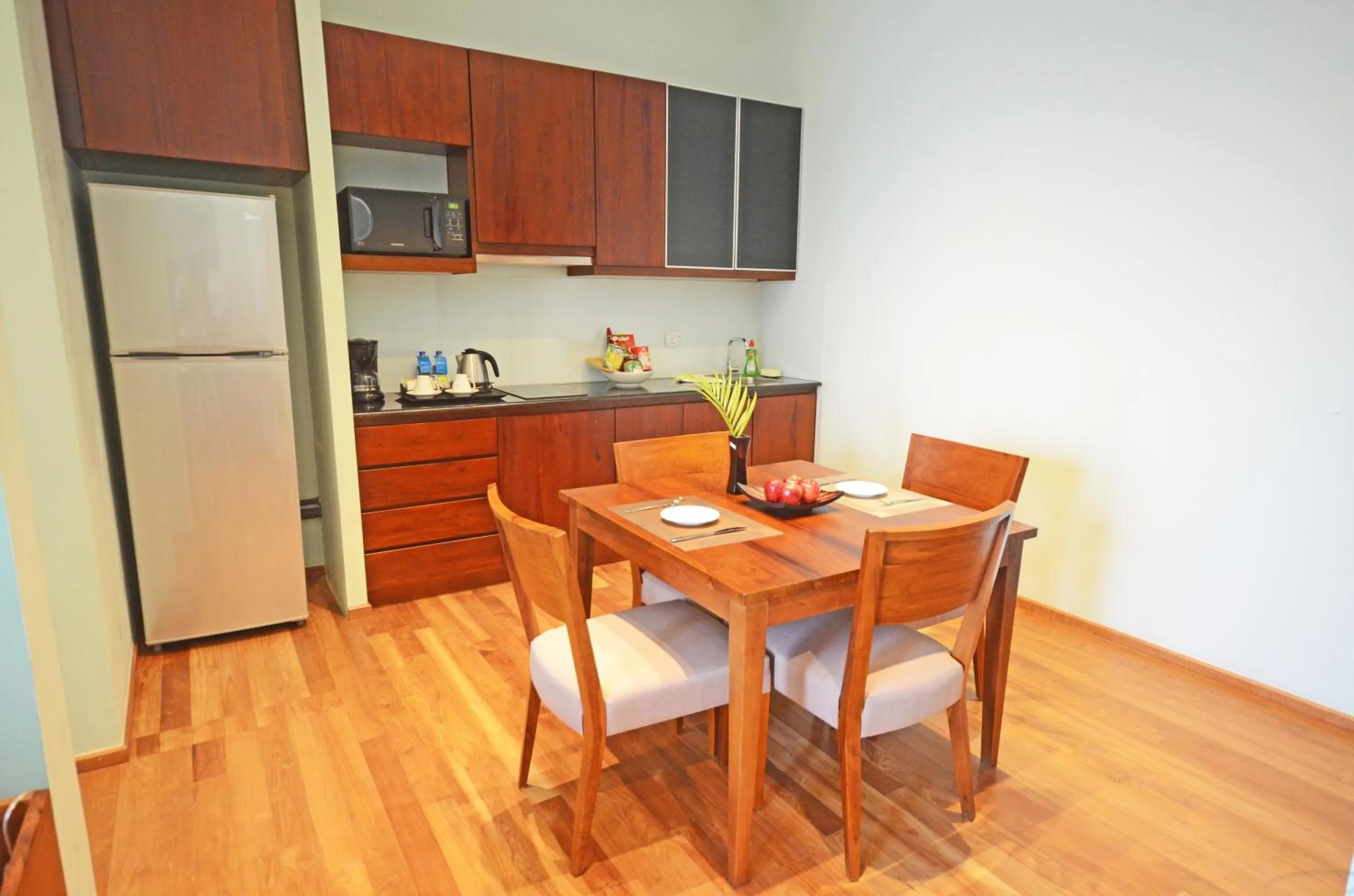 Dining area in Ocean Edge Suites & Hotel Colombo