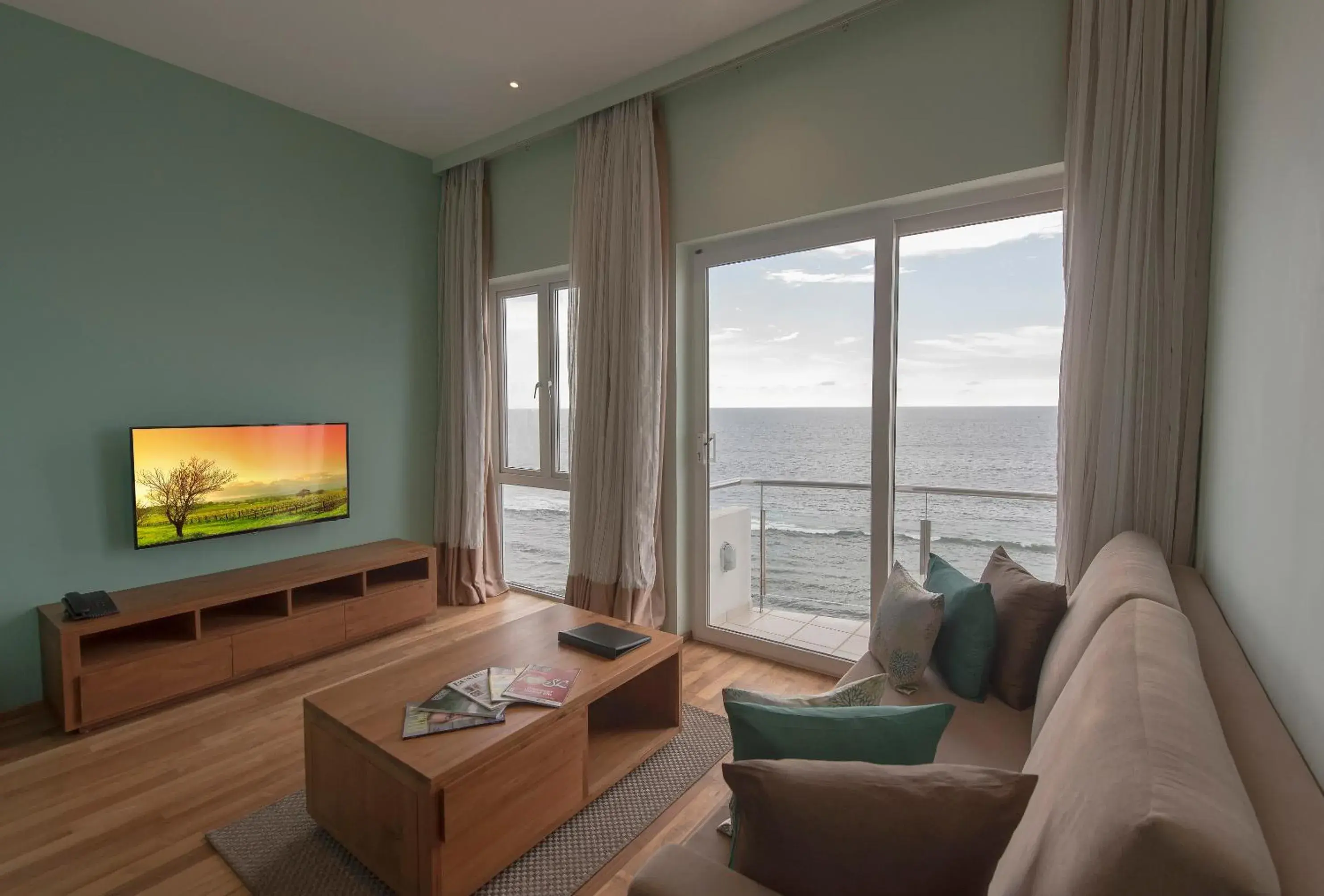 Living room in Ocean Edge Suites & Hotel Colombo Living room in Ocean Edge Suites & Hotel Colombo