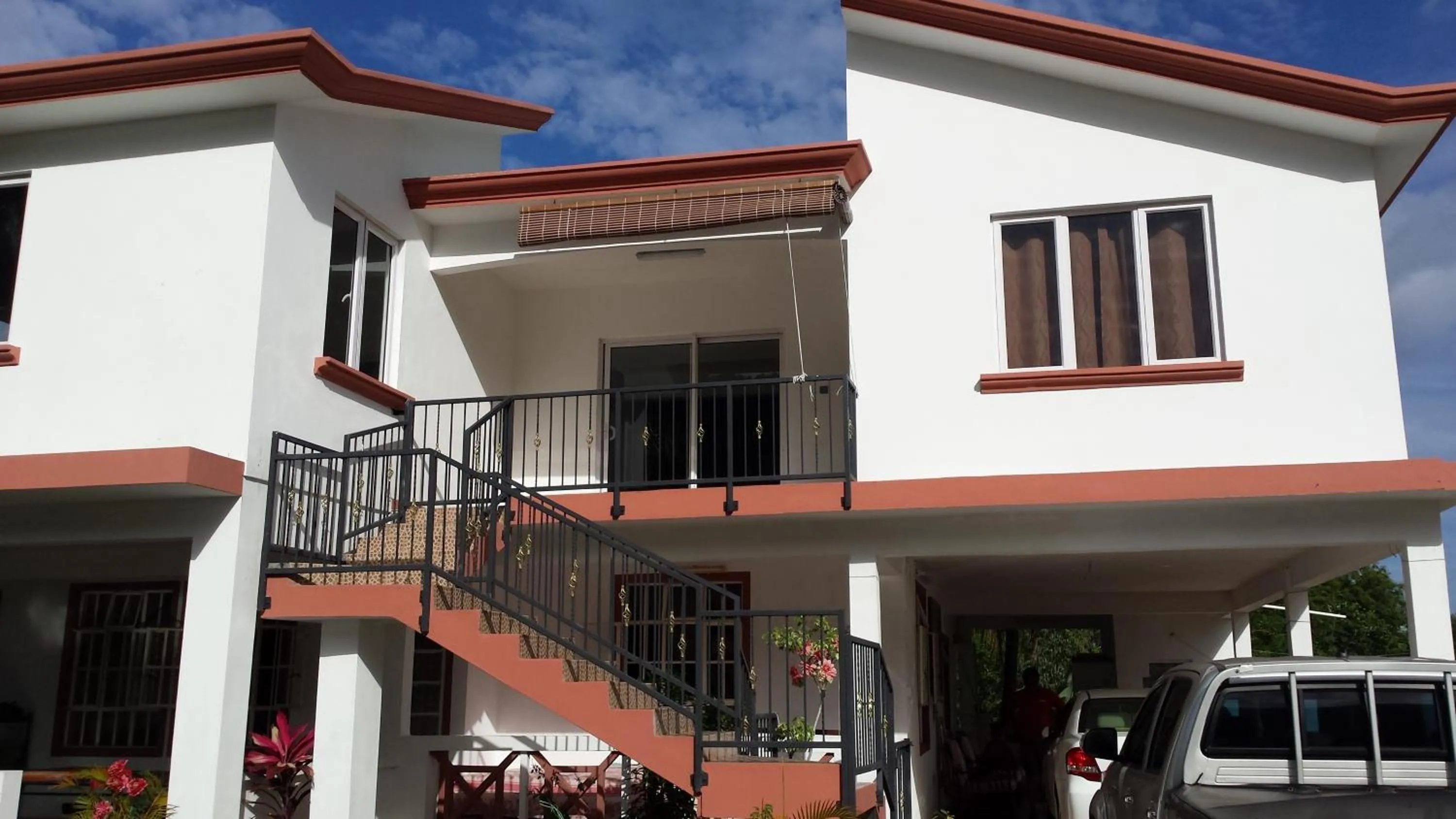 Facade/entrance in Riverside Studio
