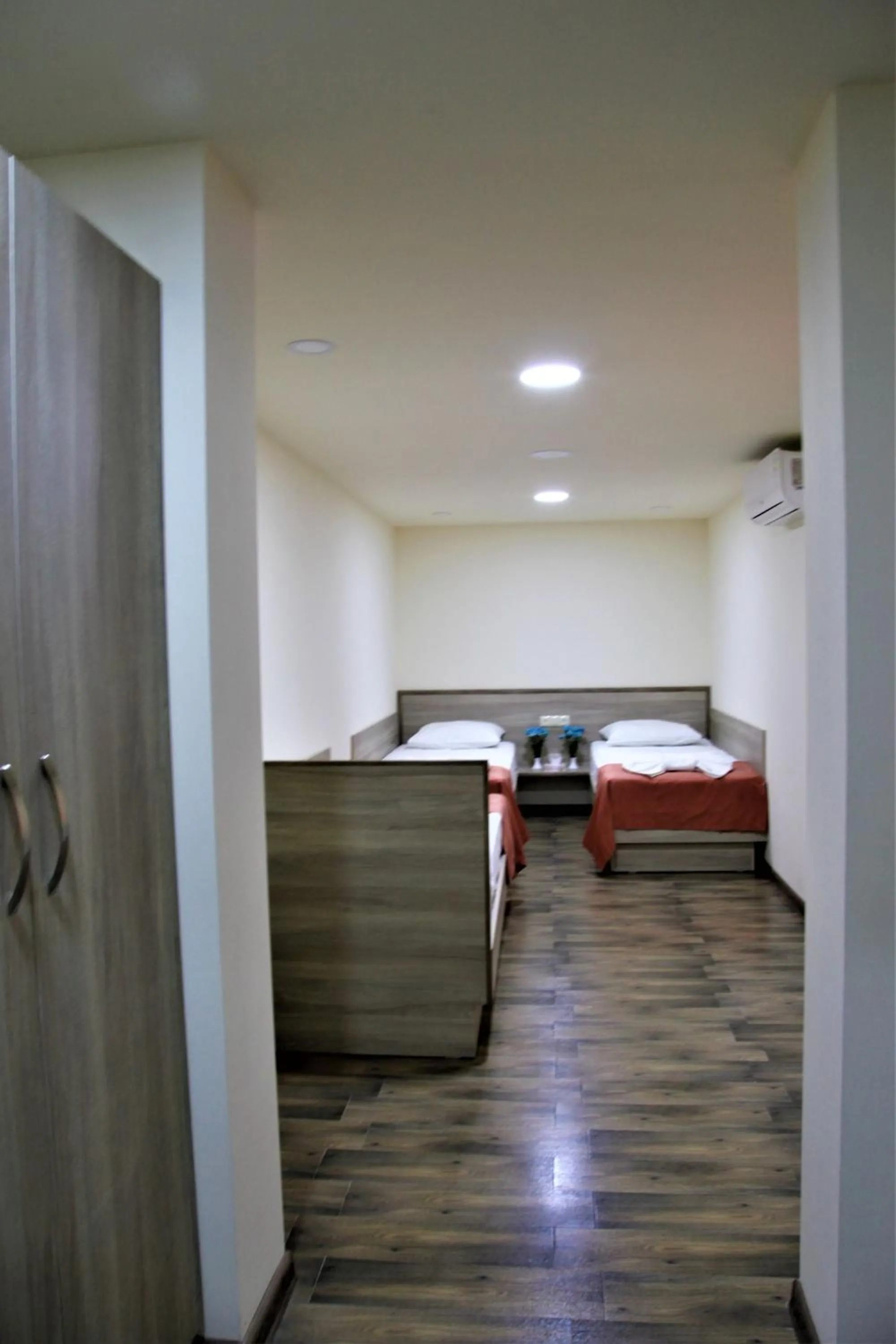 Photo of the whole room, Bed in Albert House Hotel and Tours