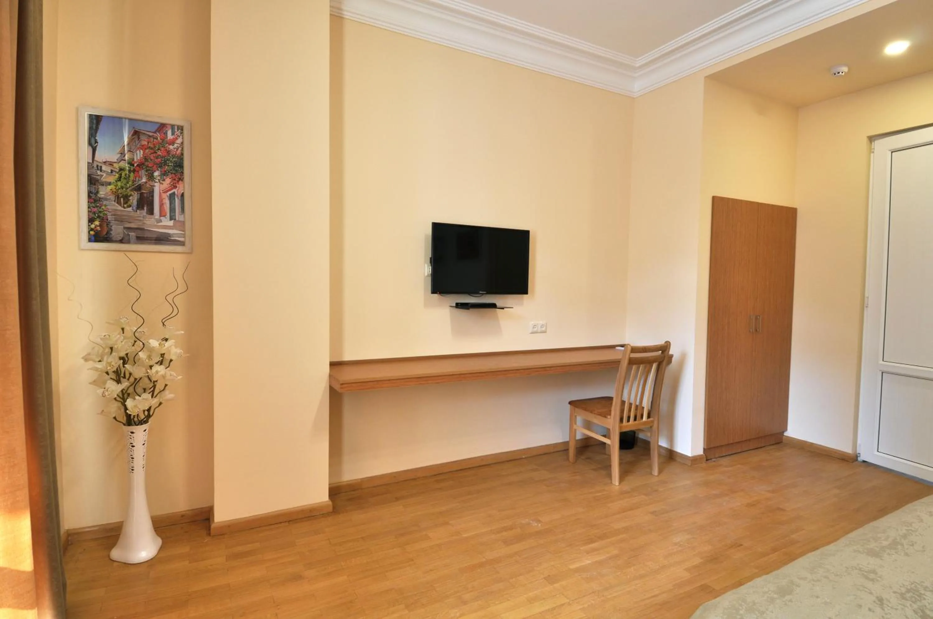 Photo of the whole room in Albert House Hotel and Tours