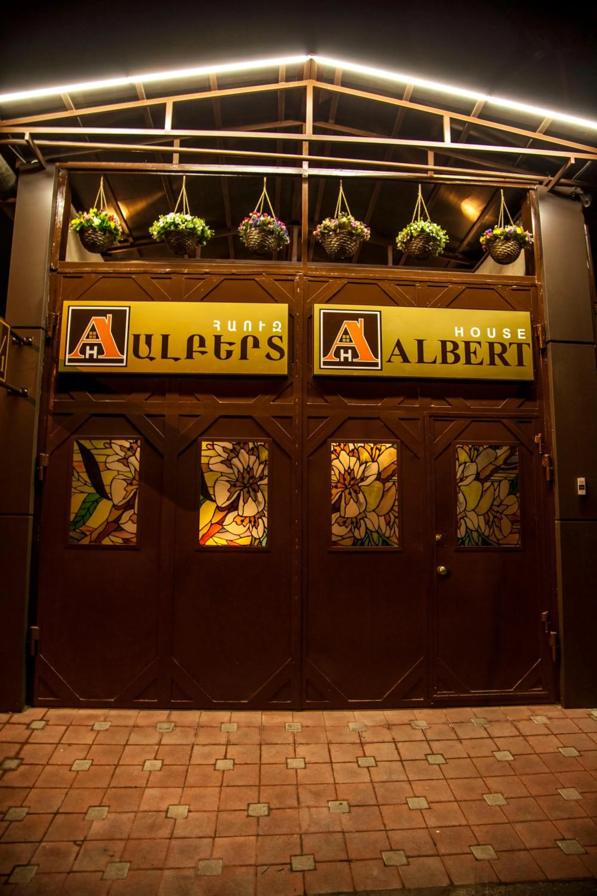 Facade/entrance in Albert House Hotel and Tours