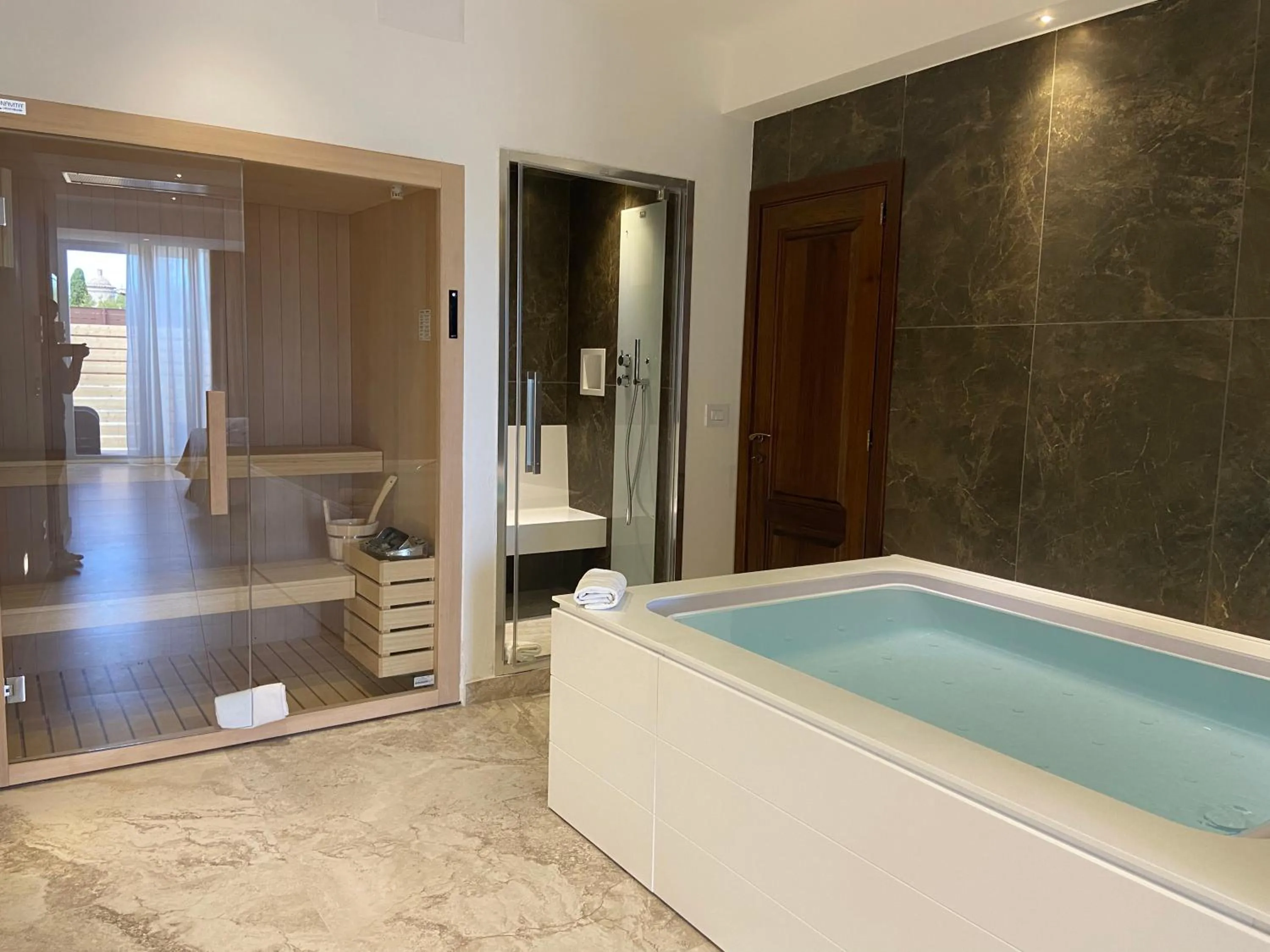 Queen Room with Spa Bath in Il Poggio