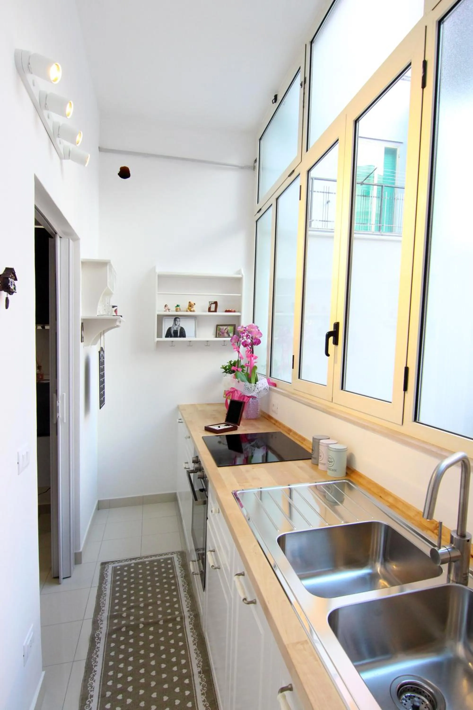 Kitchen or kitchenette in Rosemary Charming Rooms