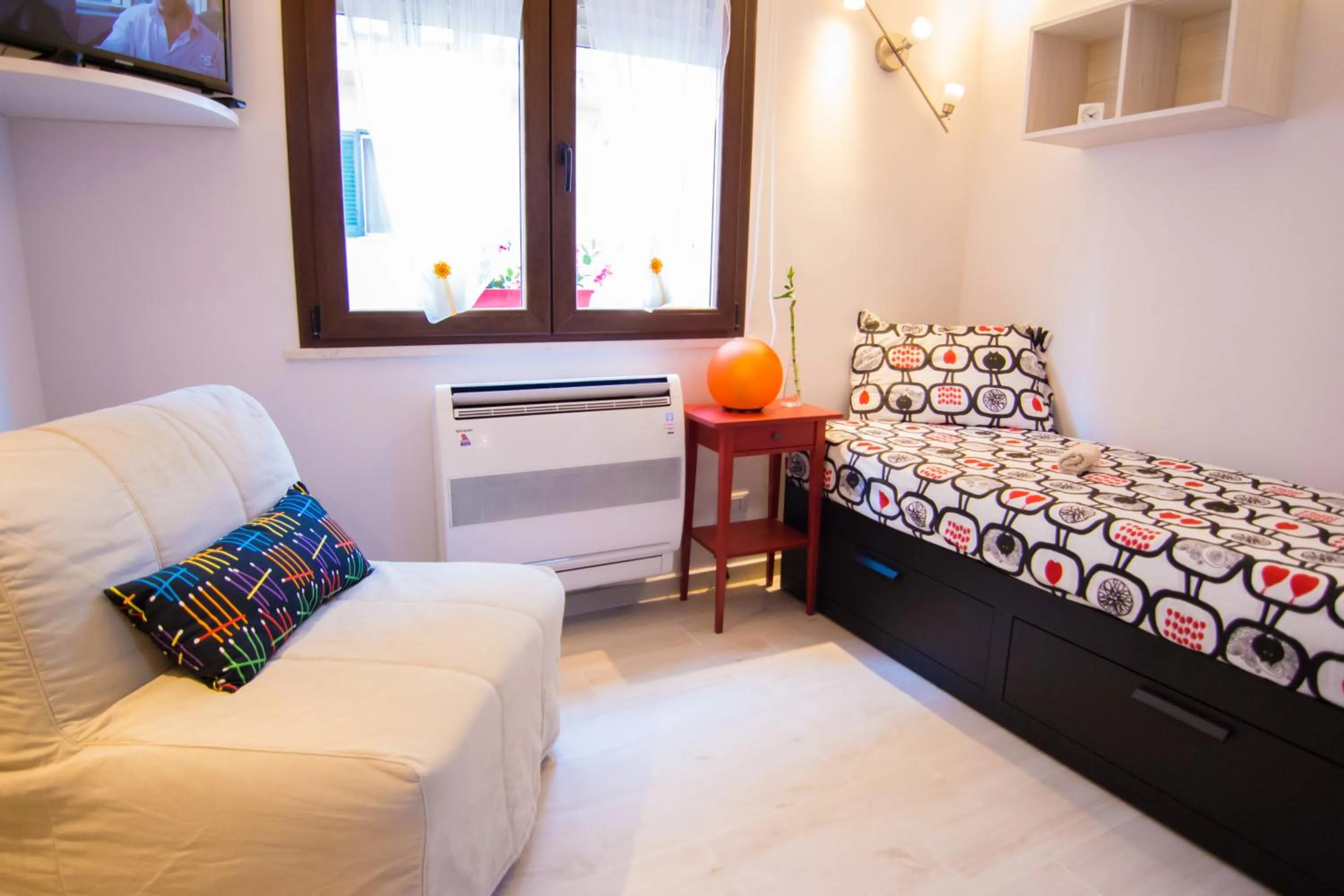 Bedroom, Bed in Rosemary Charming Rooms