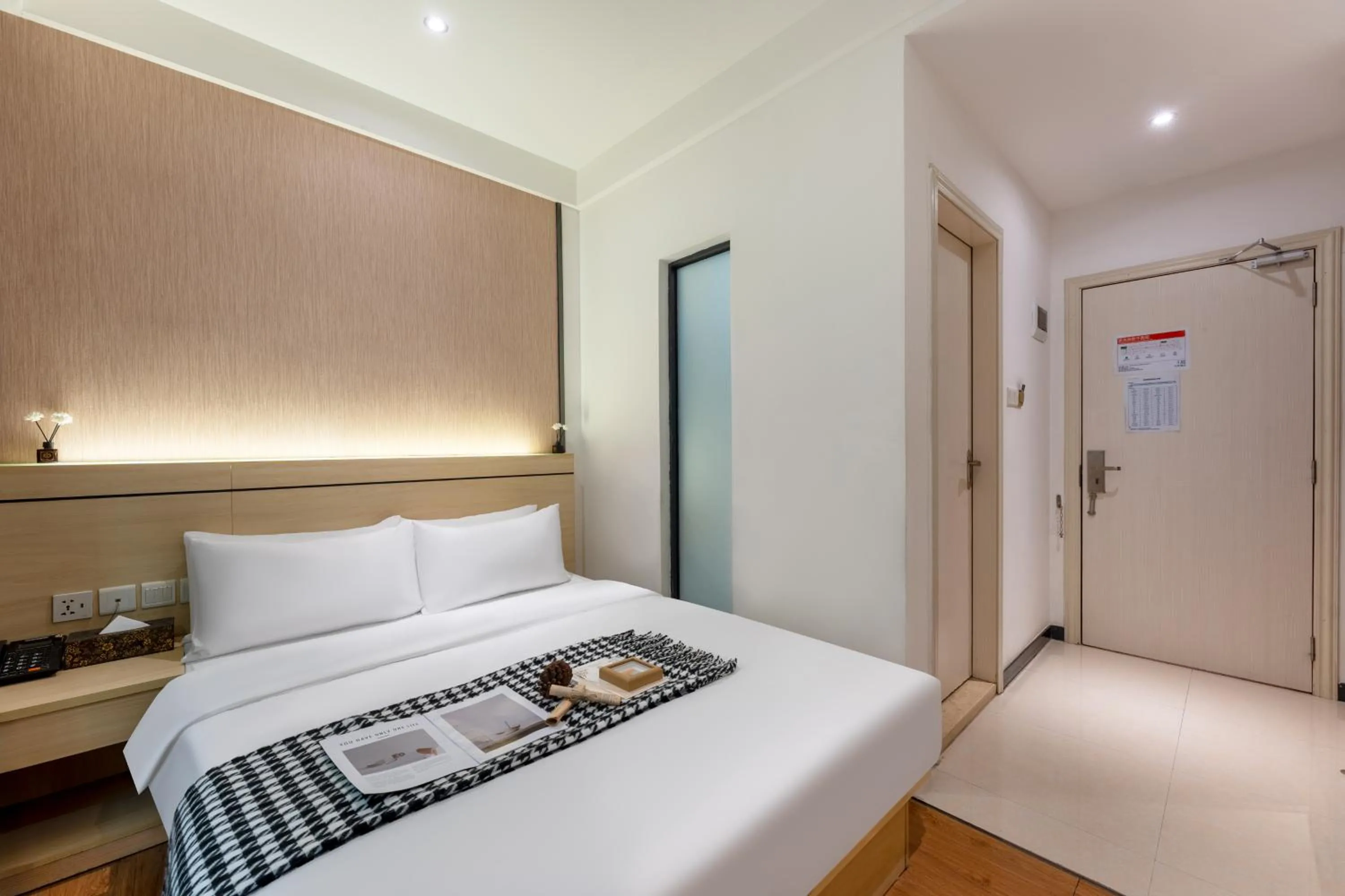 Superior Queen Room in Huasheng Hotel - Guangzhou Sun Yat-sen University Lujiang Metro Station Branch