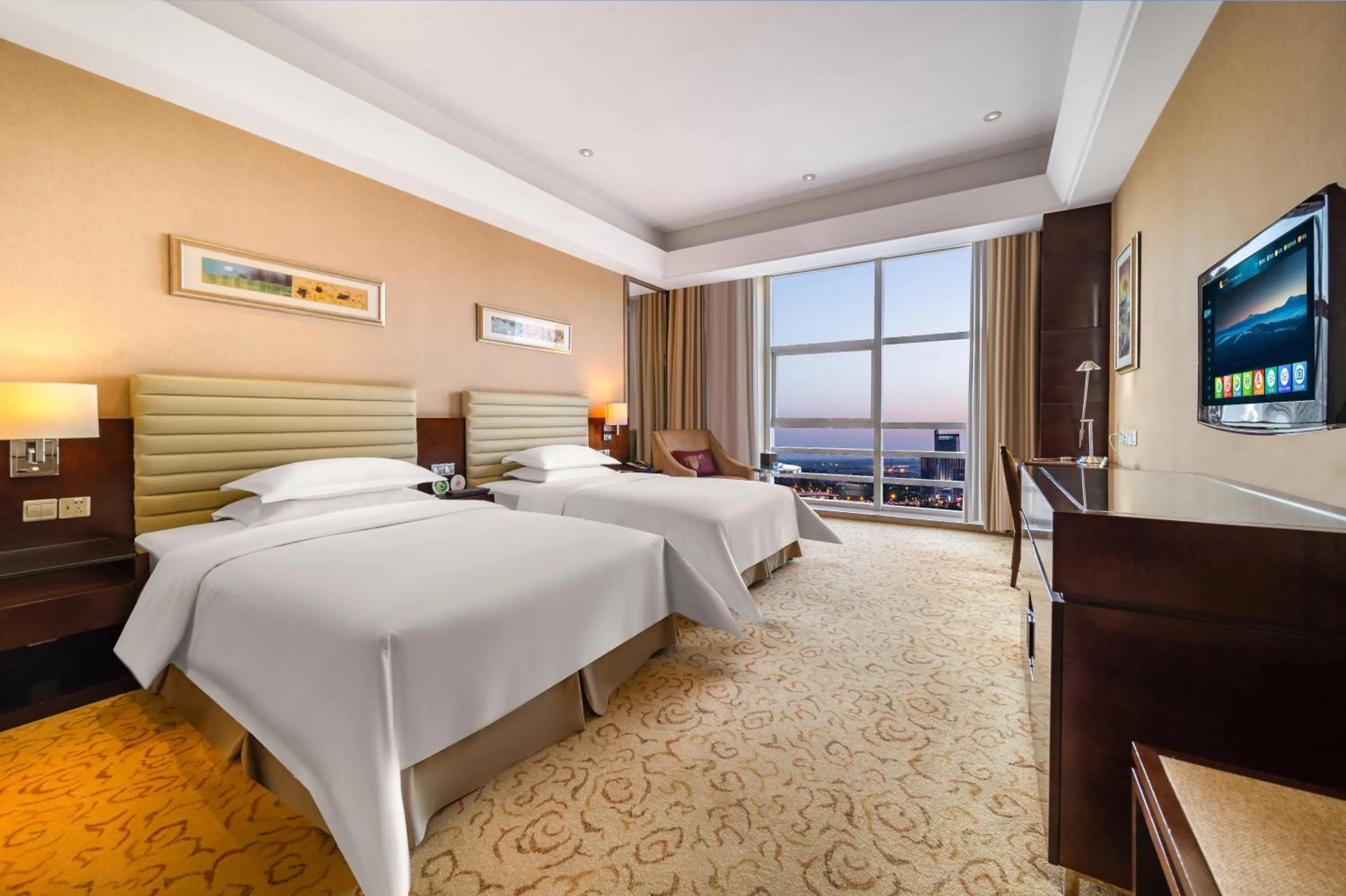 Deluxe Double or Twin Room with City View in Zhengzhou Zhongyou Garden Hotel