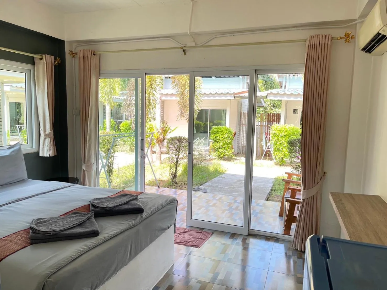 Bed in Smile Resort Koh Mook