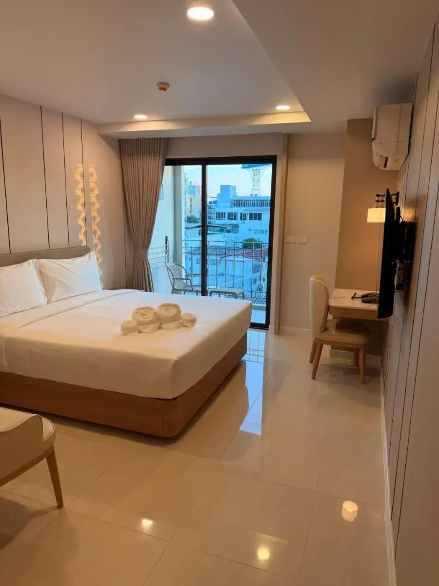 Family Double Room in Aston Hotel Pattaya Family Double Room in Aston Hotel Pattaya
