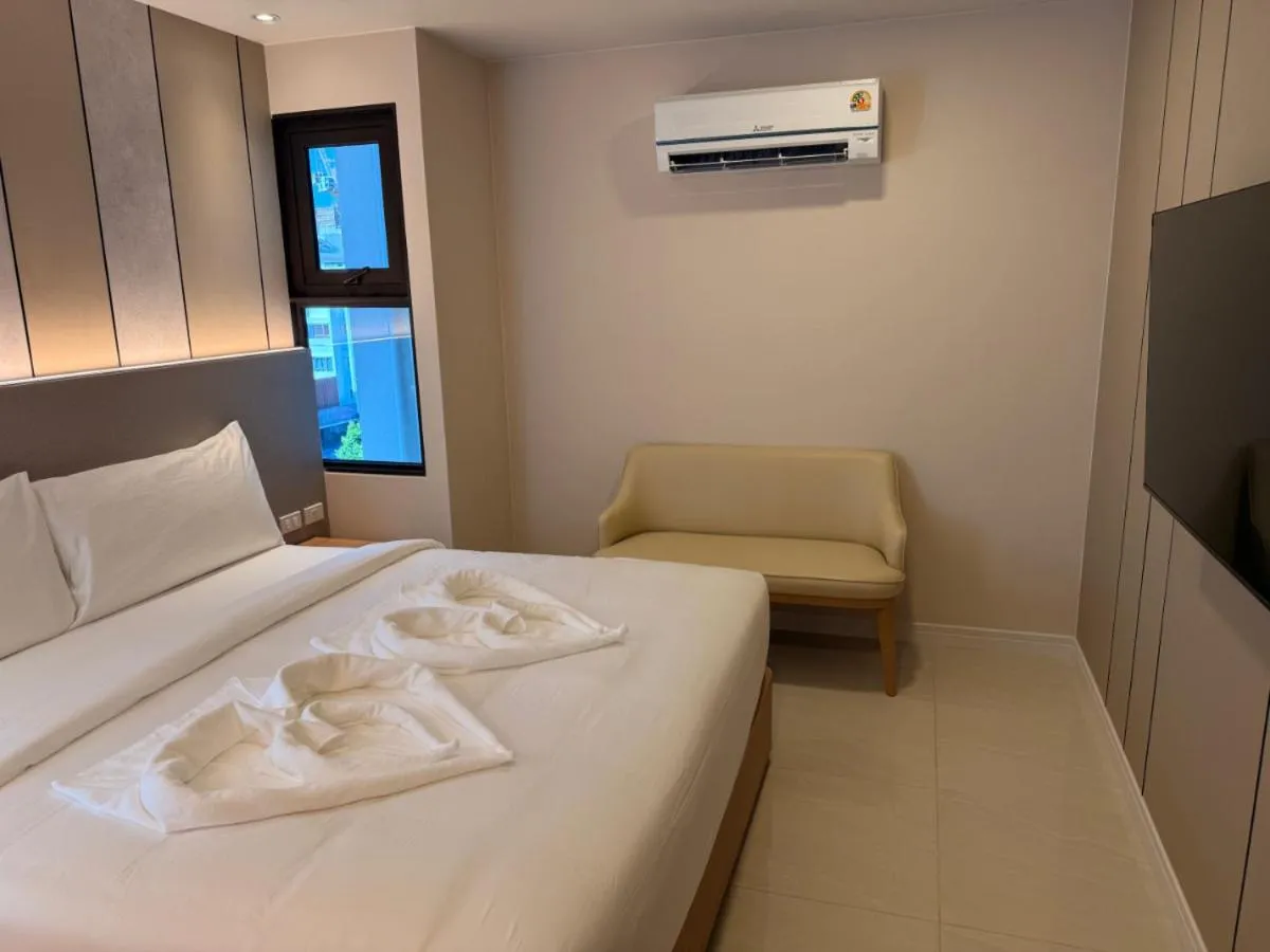 Bed in Aston Hotel Pattaya