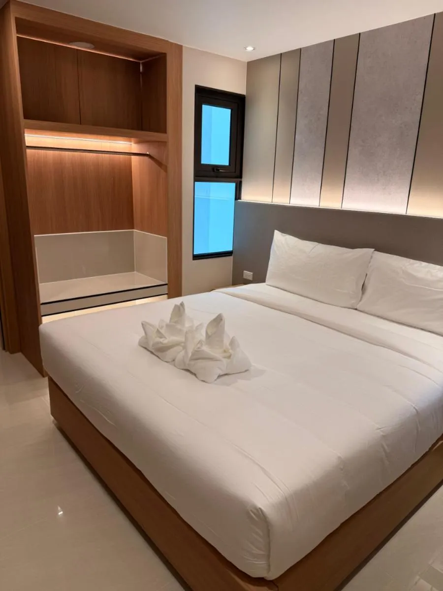 Bed in Aston Hotel Pattaya