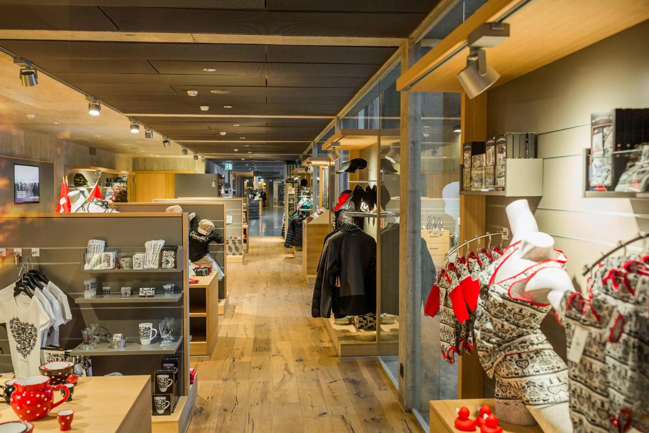 On-site shops in Säntis - das Hotel