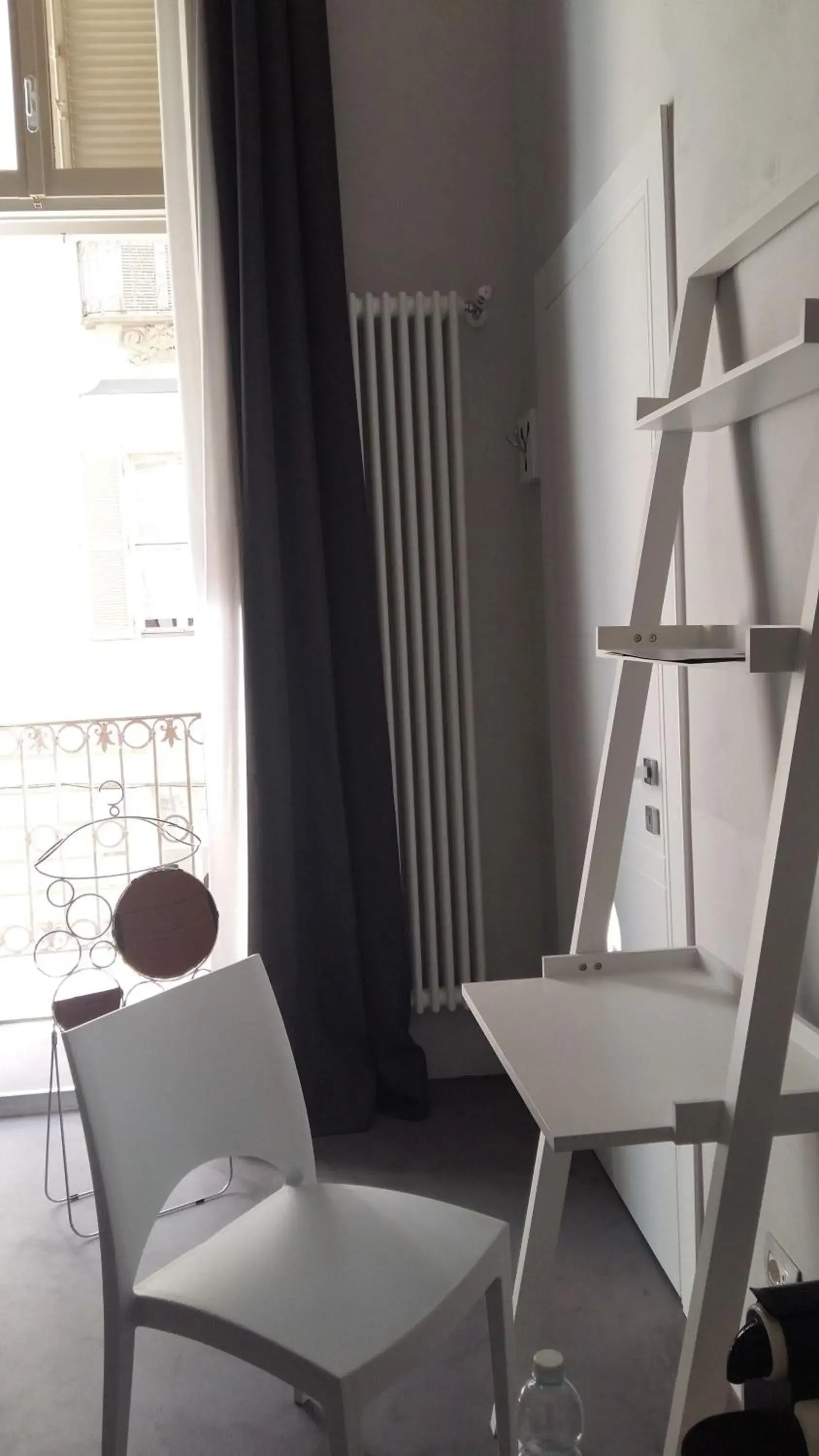 Single Room with Private External Bathroom in Piazza Castello Suite Single Room with Private External Bathroom in Piazza Castello Suite