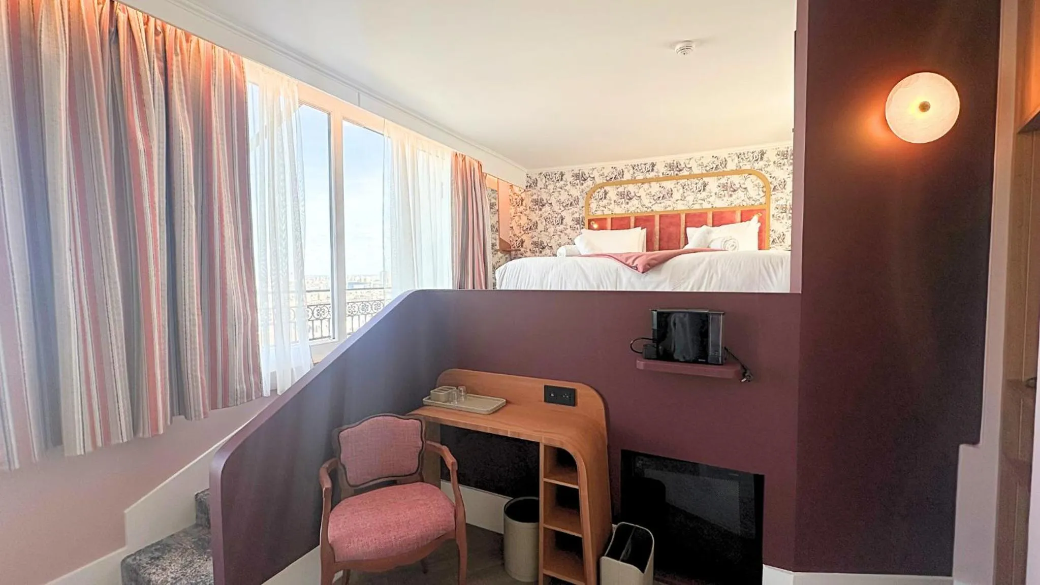 Coffee/tea facilities, Bed in Hôtel BOHEM, Sacré-Cœur