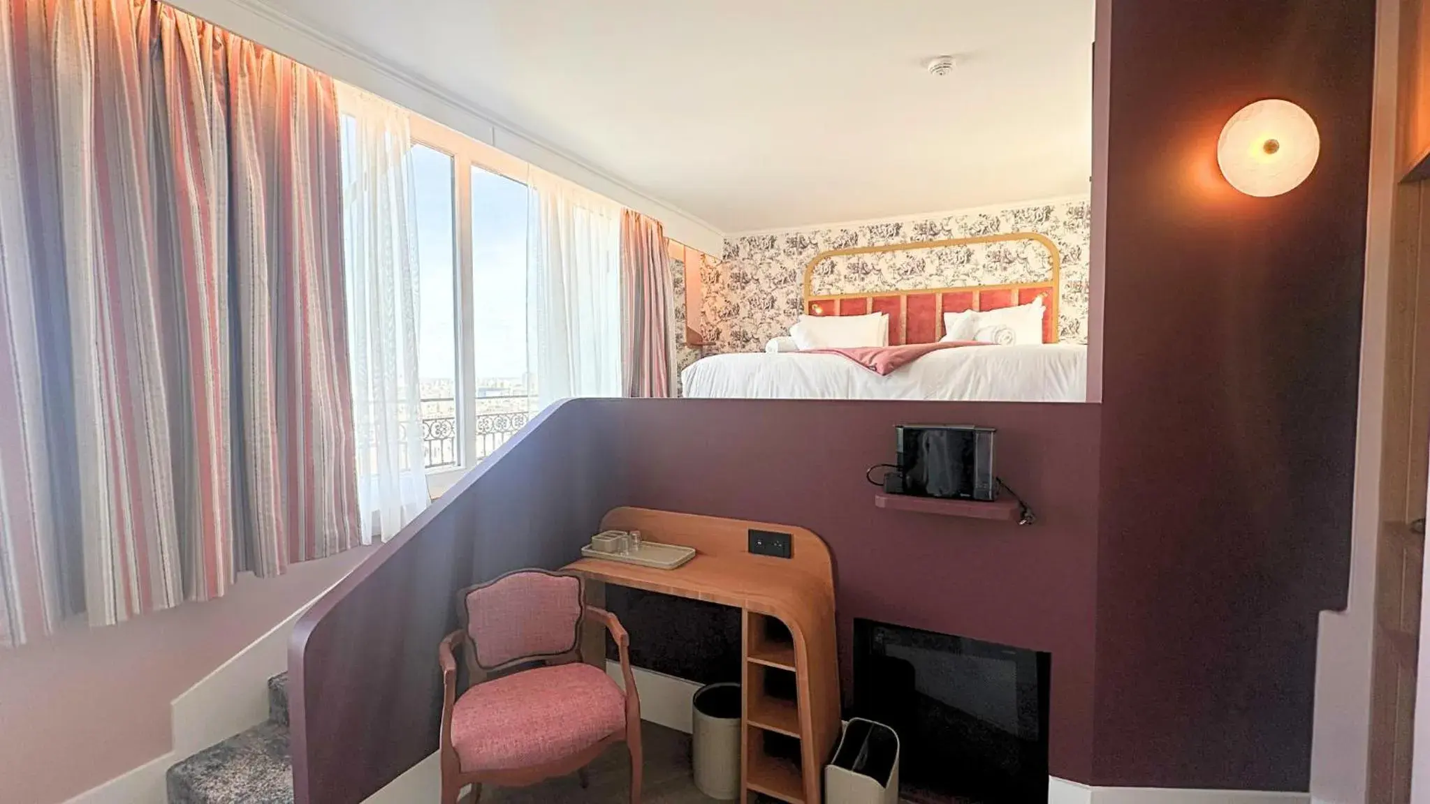 Deluxe Double Room with Balcony in Hôtel BOHEM, Sacré-Cœur Deluxe Double Room with Balcony in Hôtel BOHEM, Sacré-Cœur