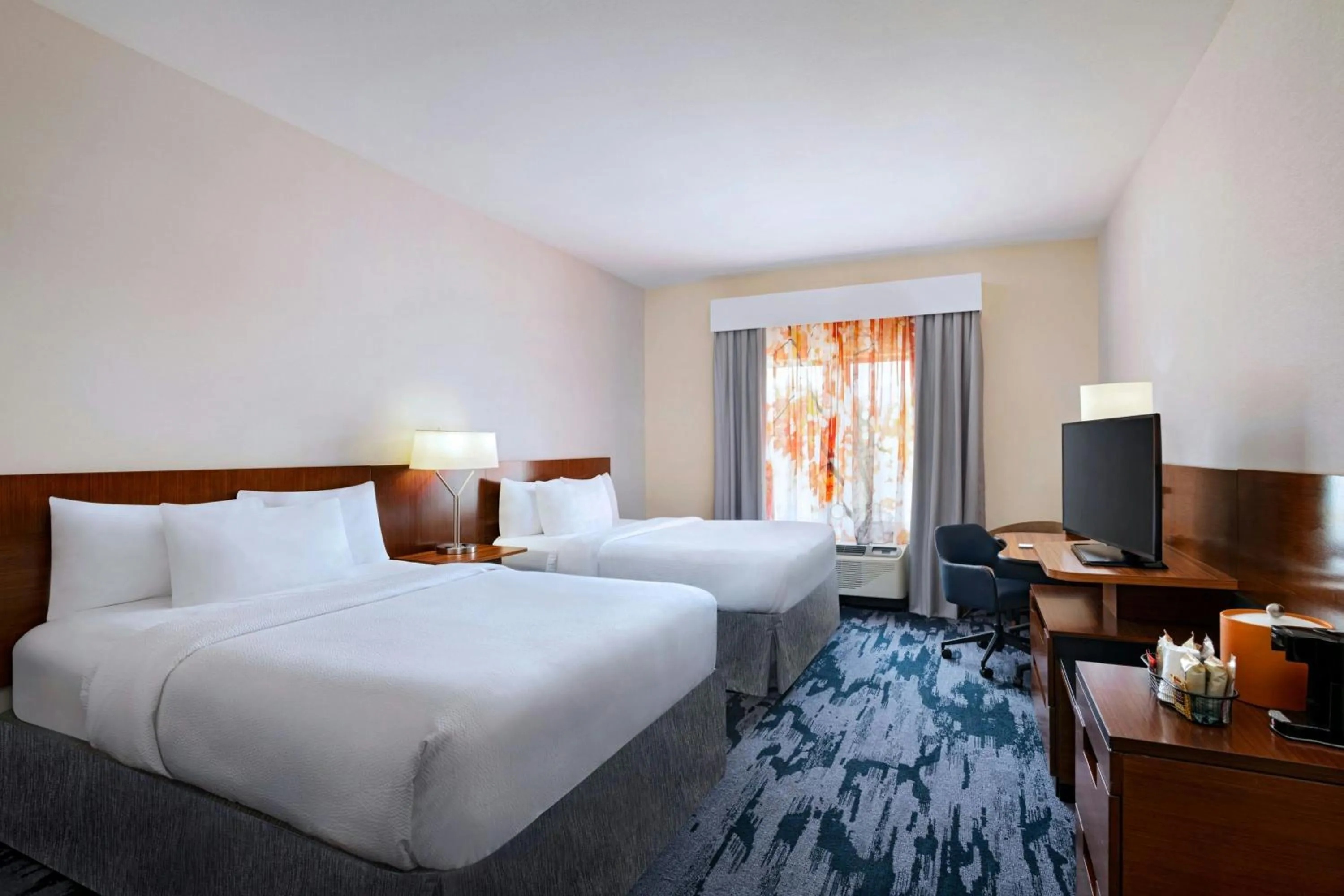 Photo of the whole room, Bed in Fairfield Inn & Suites by Marriott Austin San Marcos