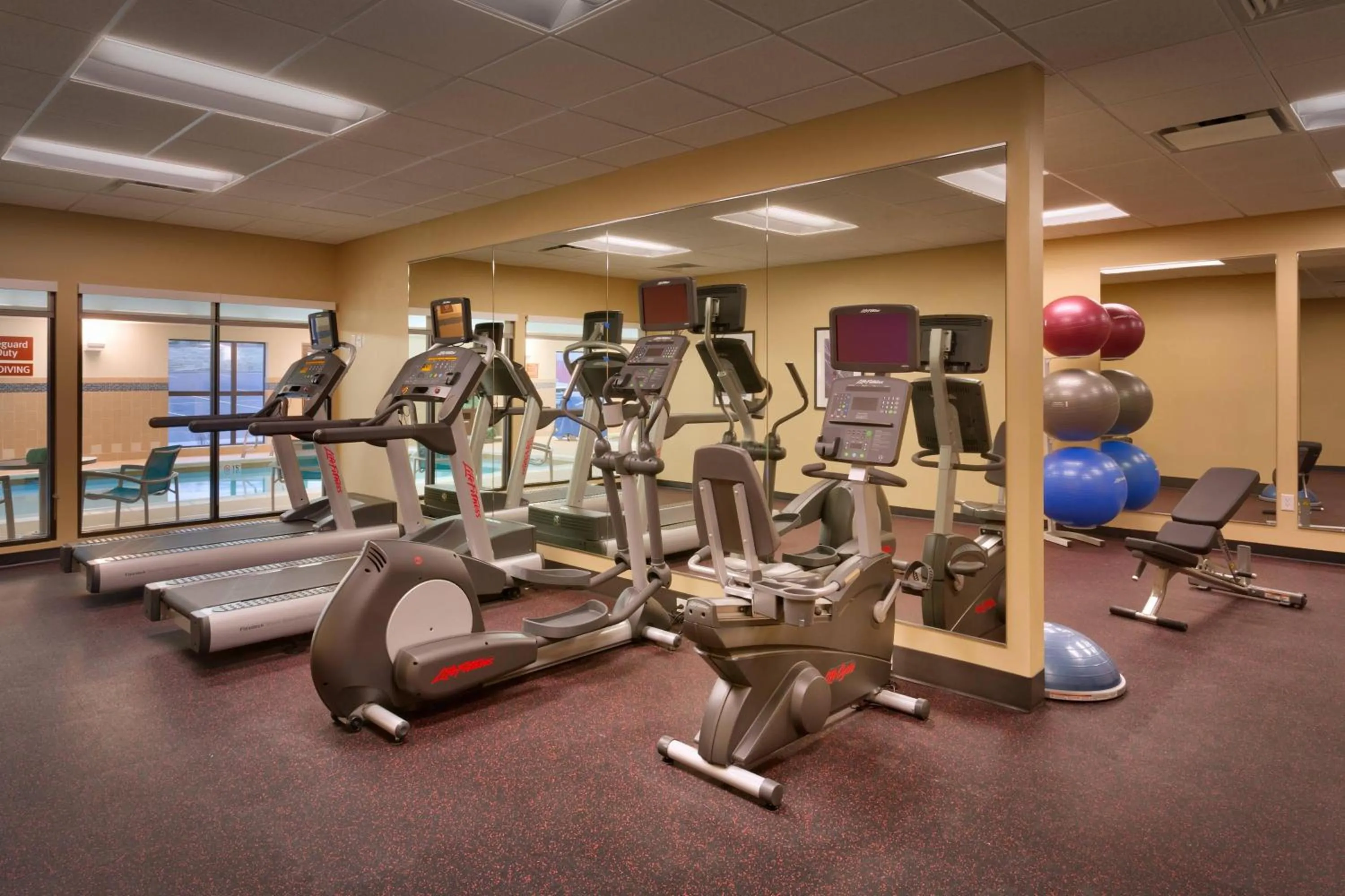 Fitness centre/facilities in TownePlace Suites by Marriott Dickinson
