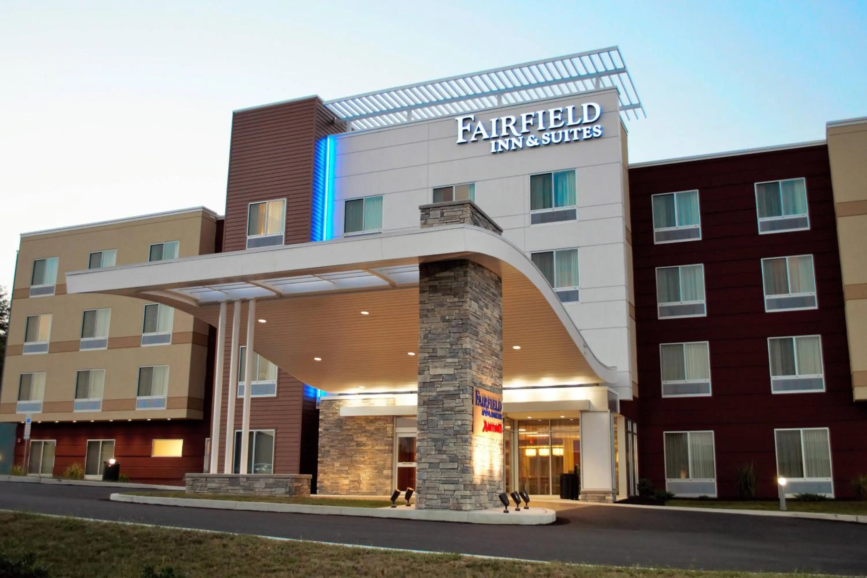 Property building in Fairfield Inn & Suites by Marriott Stroudsburg Bartonsville/Poconos