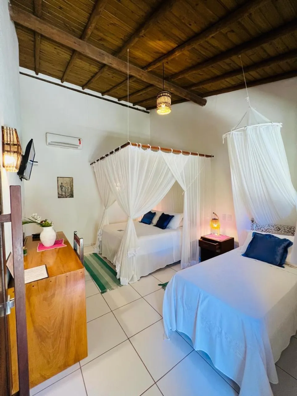 Photo of the whole room, Bed in Pousada Pandoro