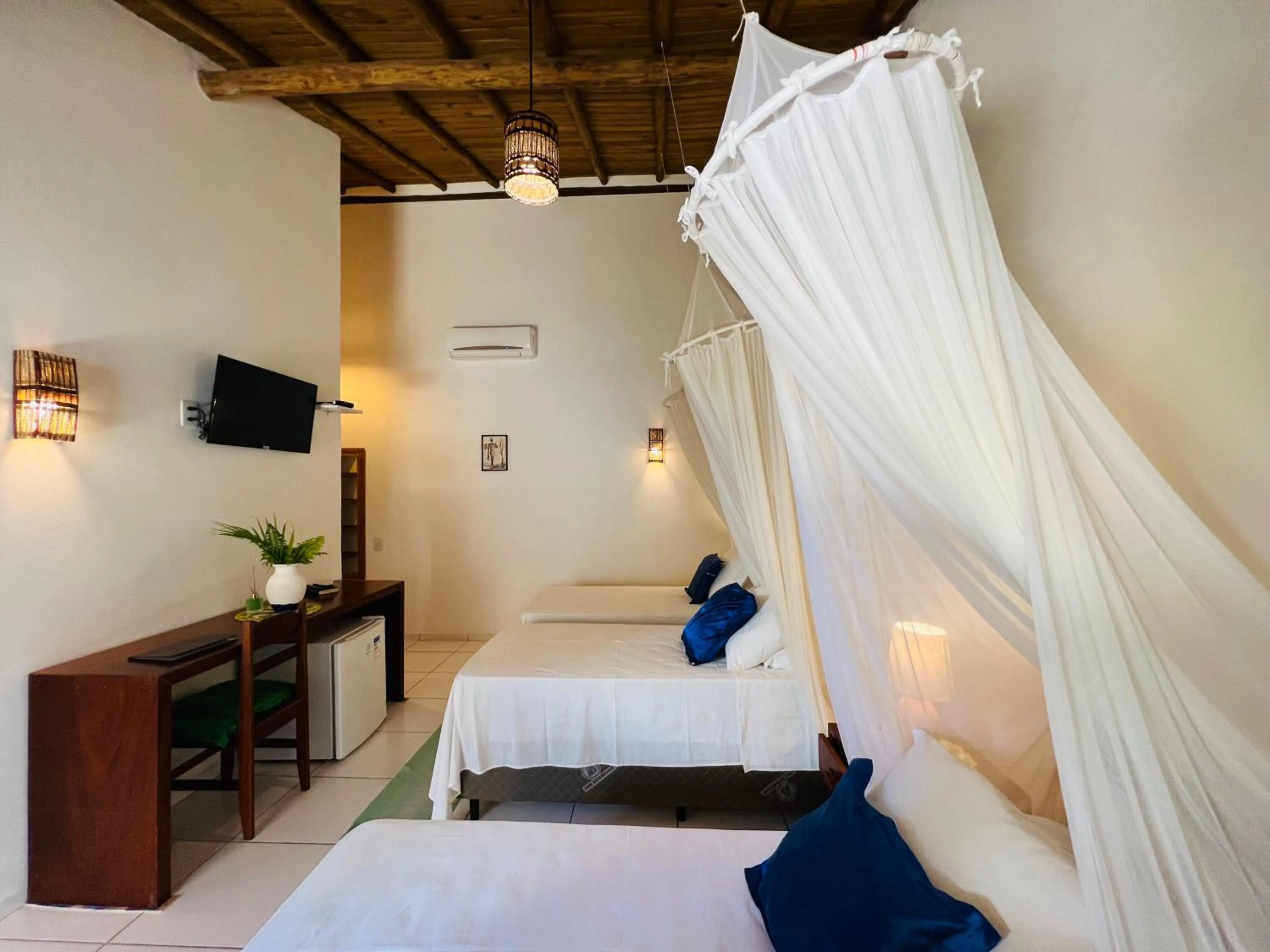 Photo of the whole room, Bed in Pousada Pandoro