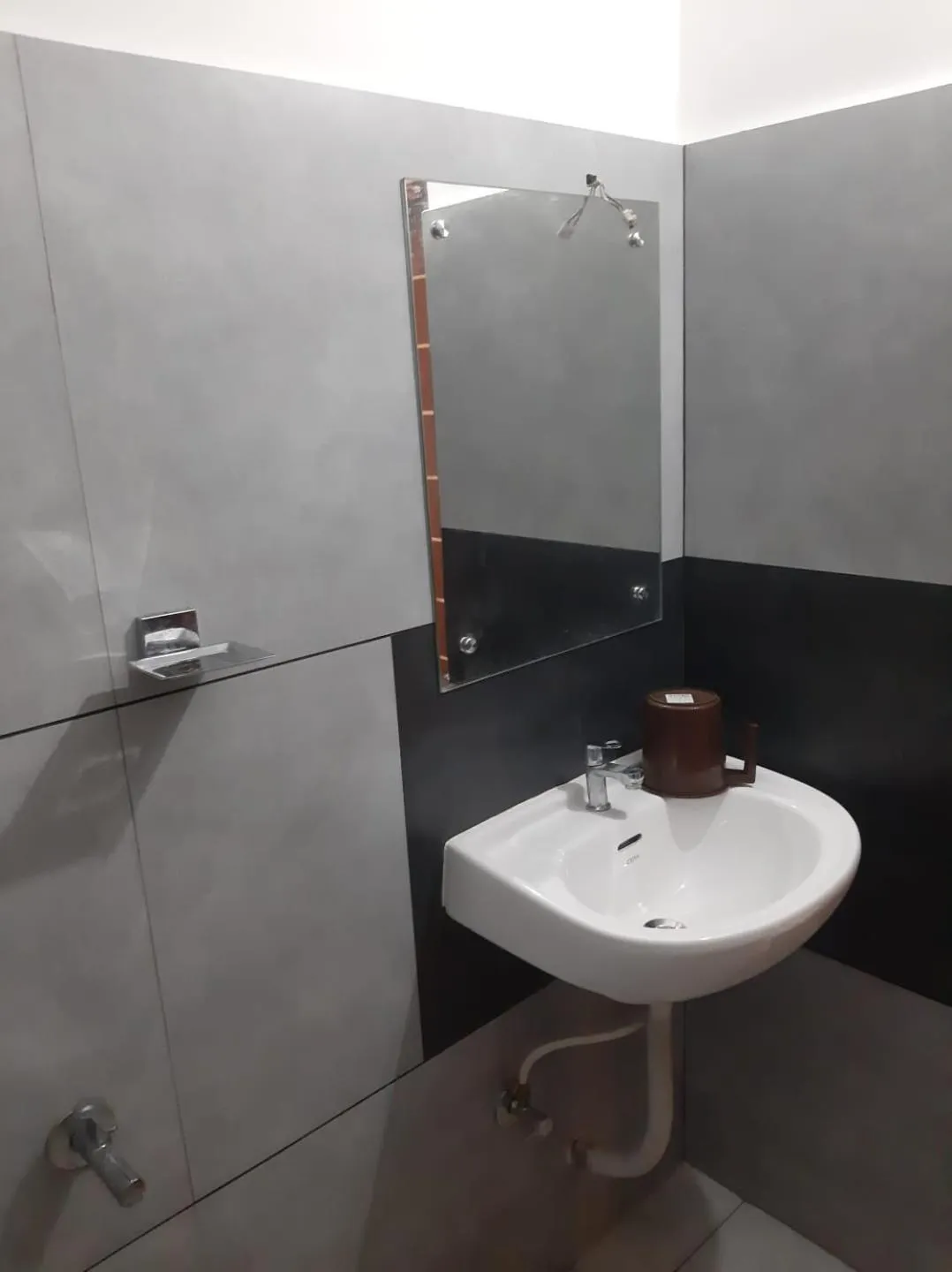 Shower in Shalimar Residency