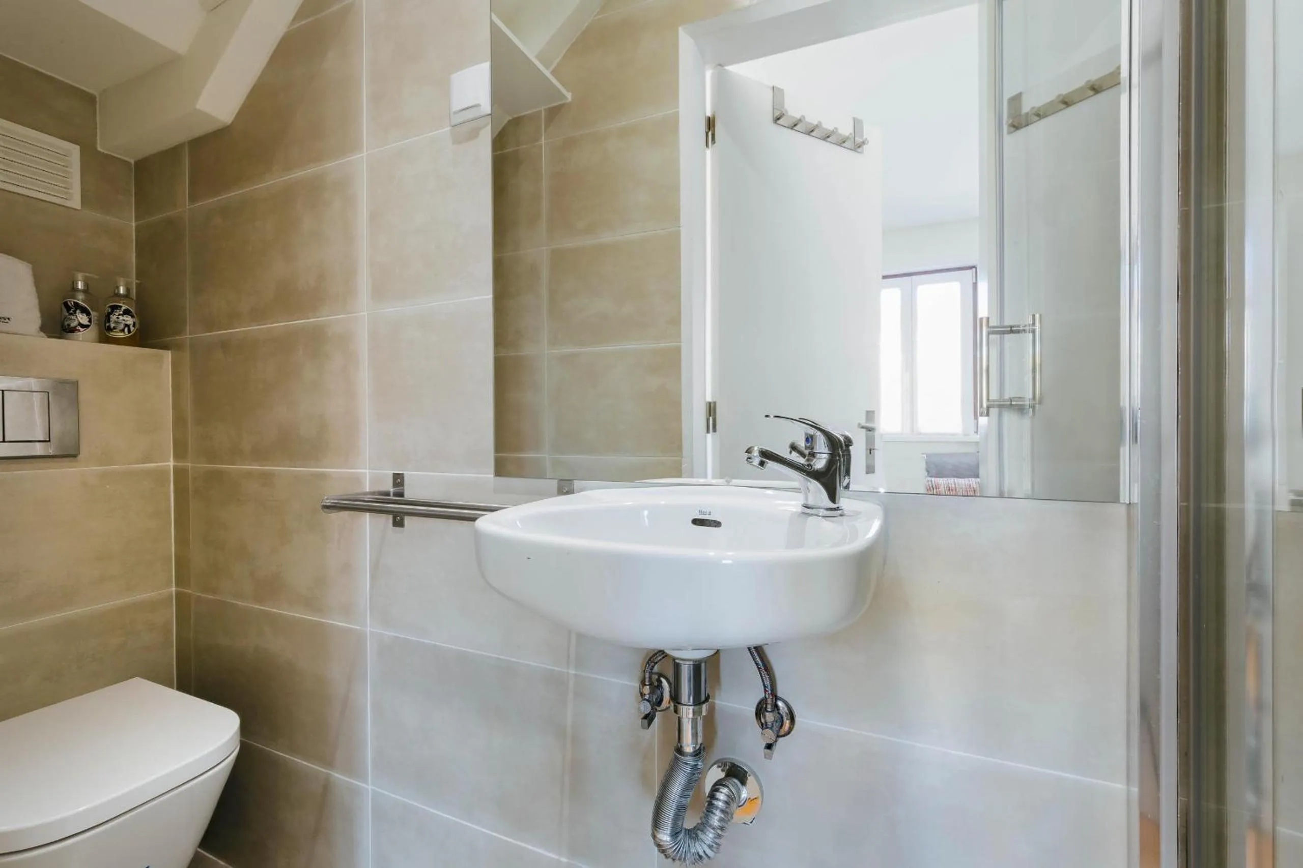 Bathroom in RENT4REST LISBON DOWNTOWN TINY STUDIO Apartments