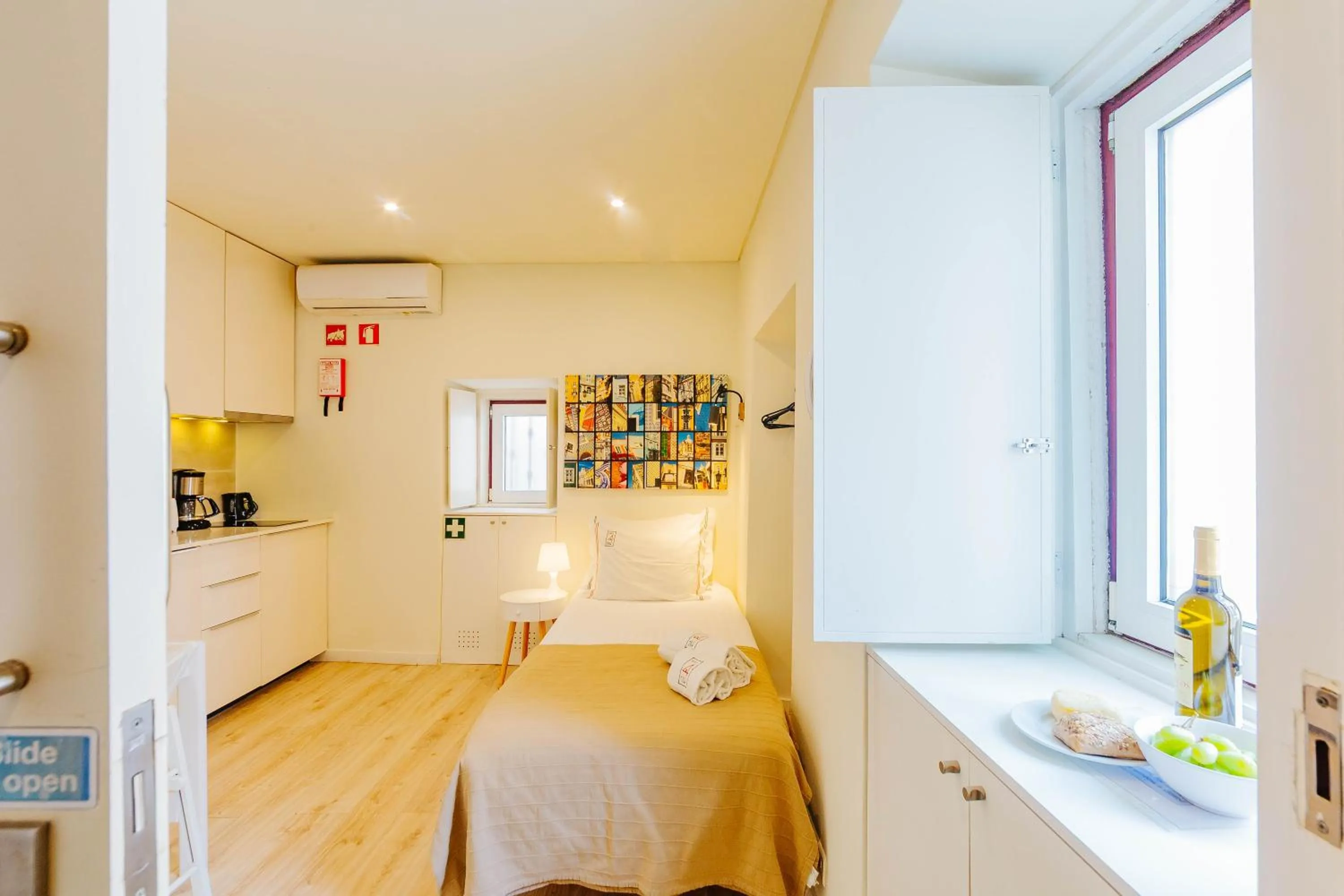 Bed in RENT4REST LISBON DOWNTOWN TINY STUDIO Apartments