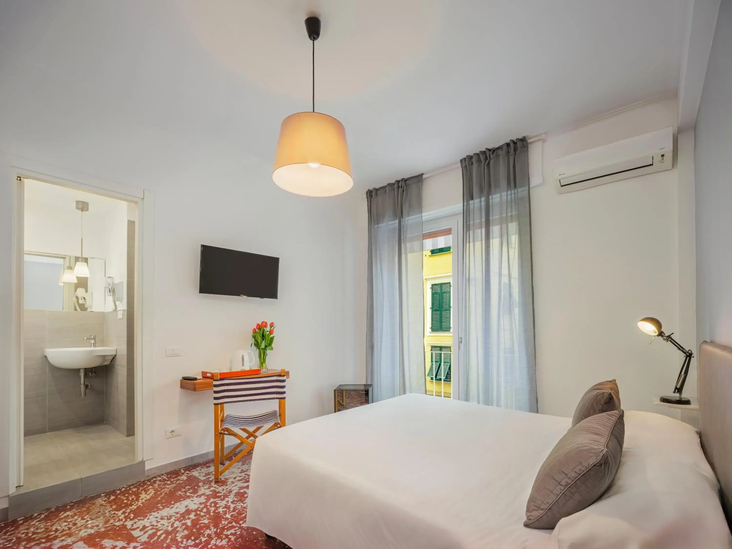 Economy Double Room in La Casa delle Acciughe Guest House Economy Double Room in La Casa delle Acciughe Guest House