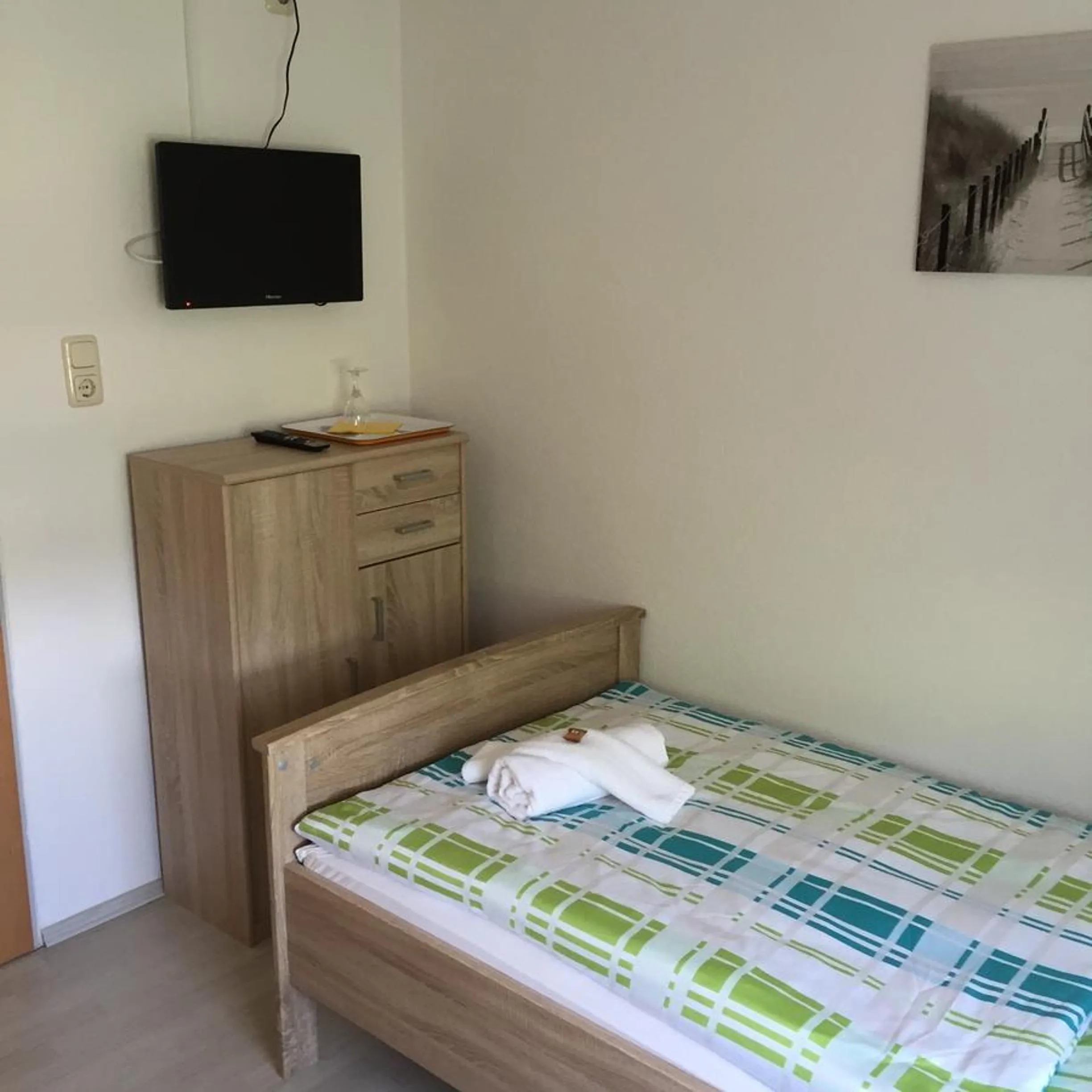 Photo of the whole room, Bed in Frankenstube