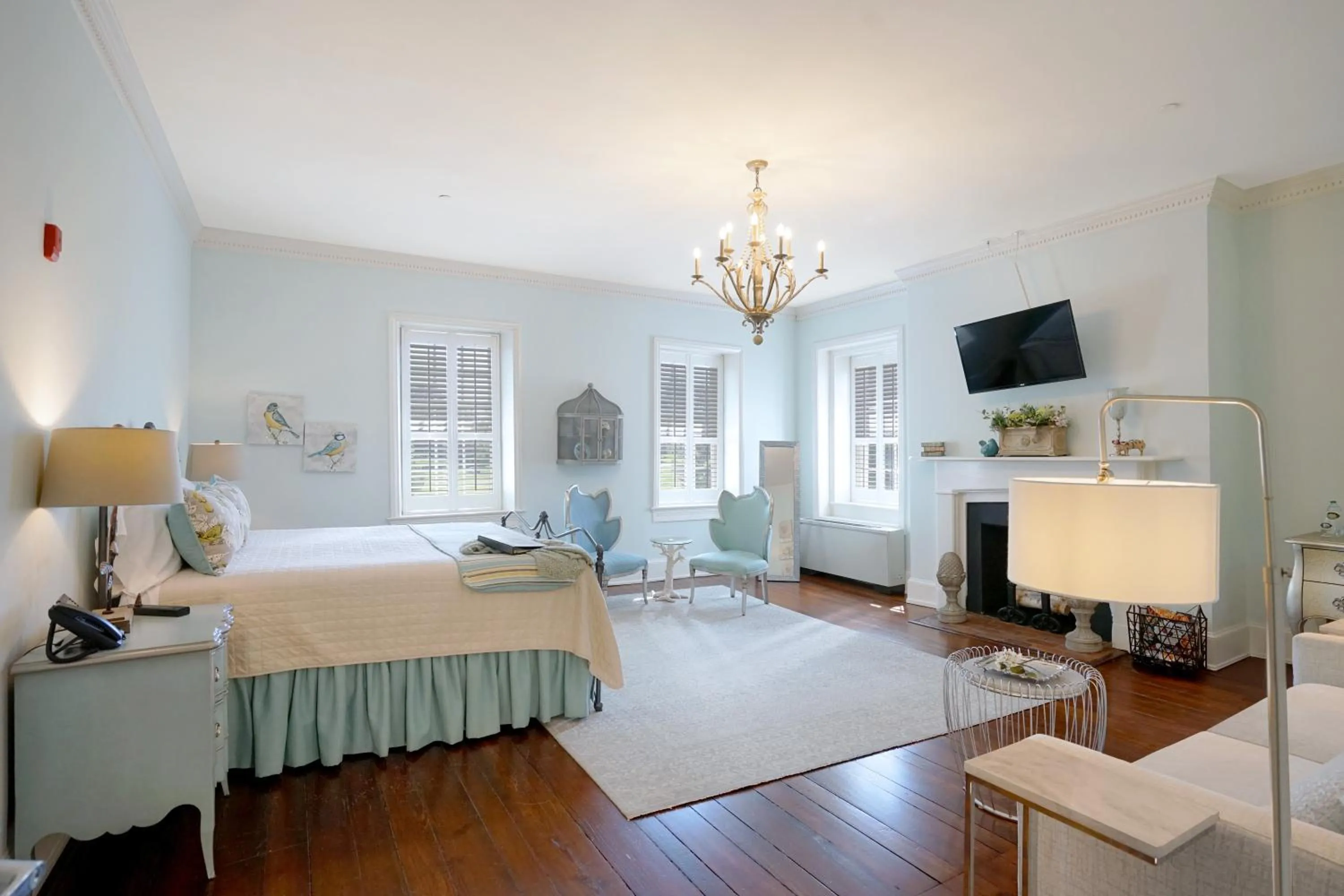 Bedroom, Bed in Inn at Evergreen